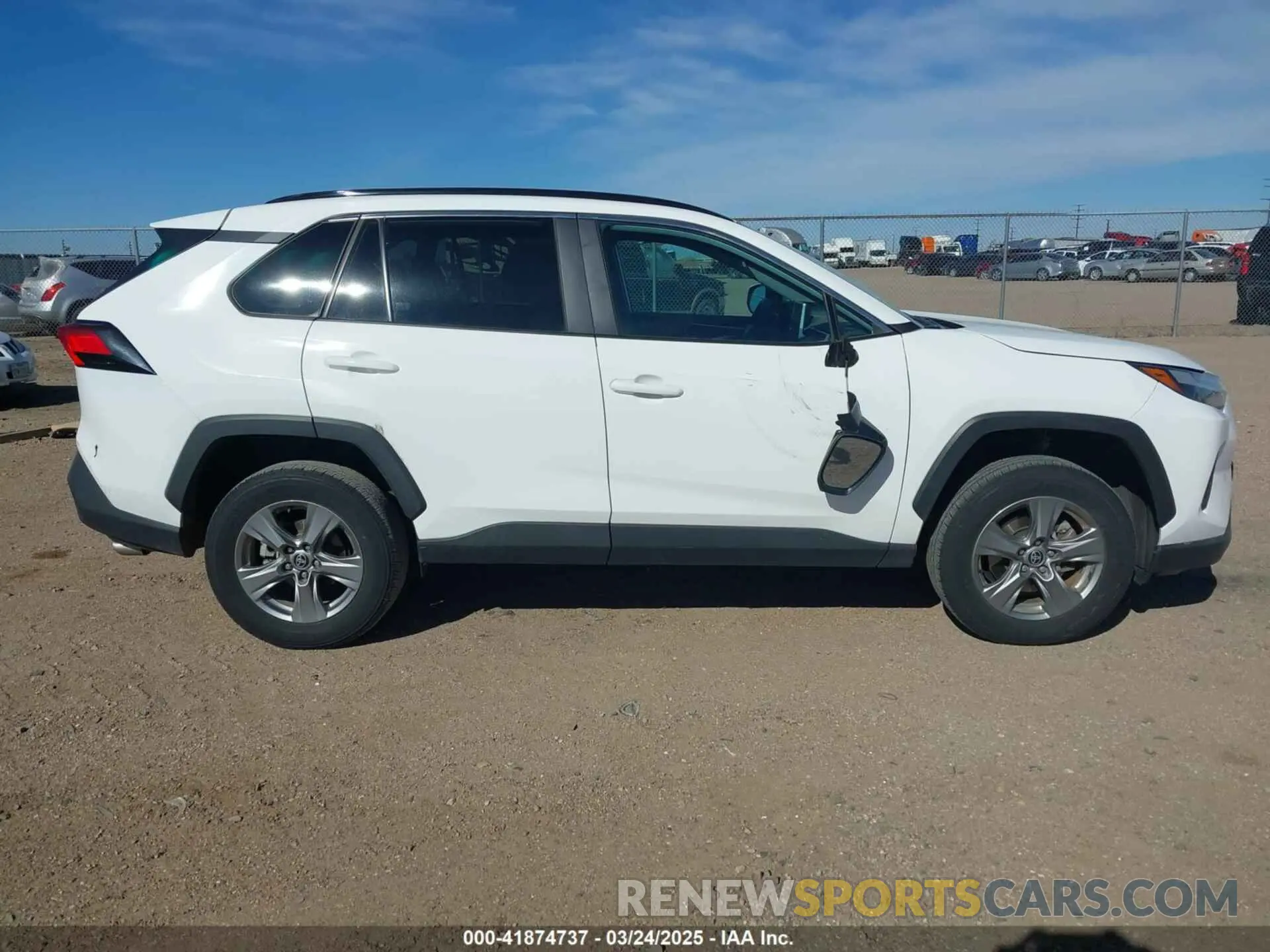 13 fotografías del automóvil dañado 2T3W1RFVXRW332017 TOYOTA RAV4 2024