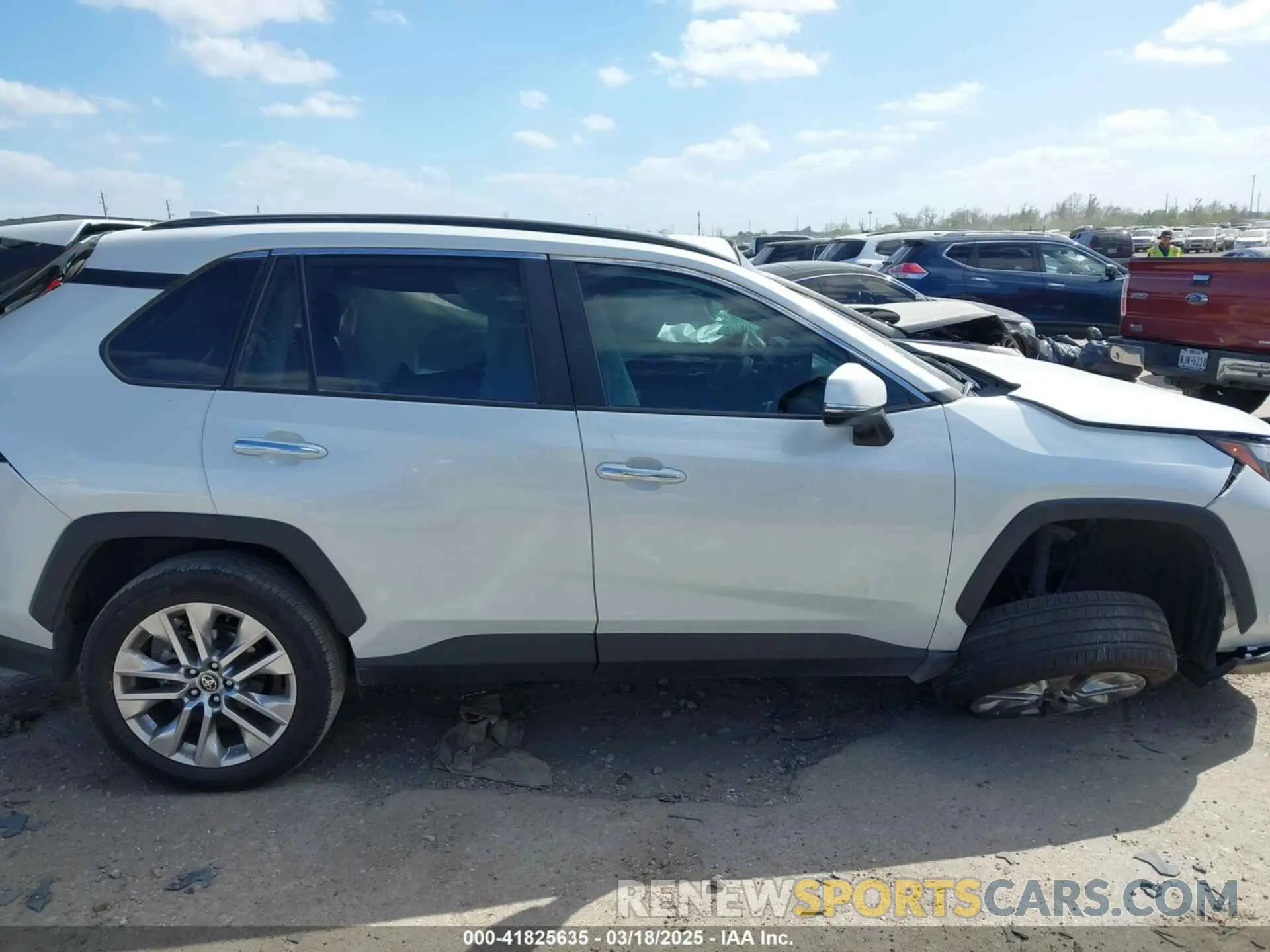 13 fotografías del automóvil dañado 2T3Y1RFV7RW350600 TOYOTA RAV4 2024