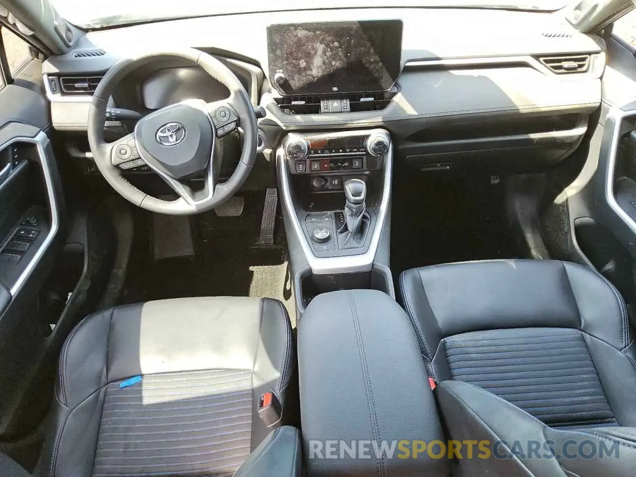 8 fotografías del automóvil dañado 4T3E6RFV7RU142432 TOYOTA RAV4 2024