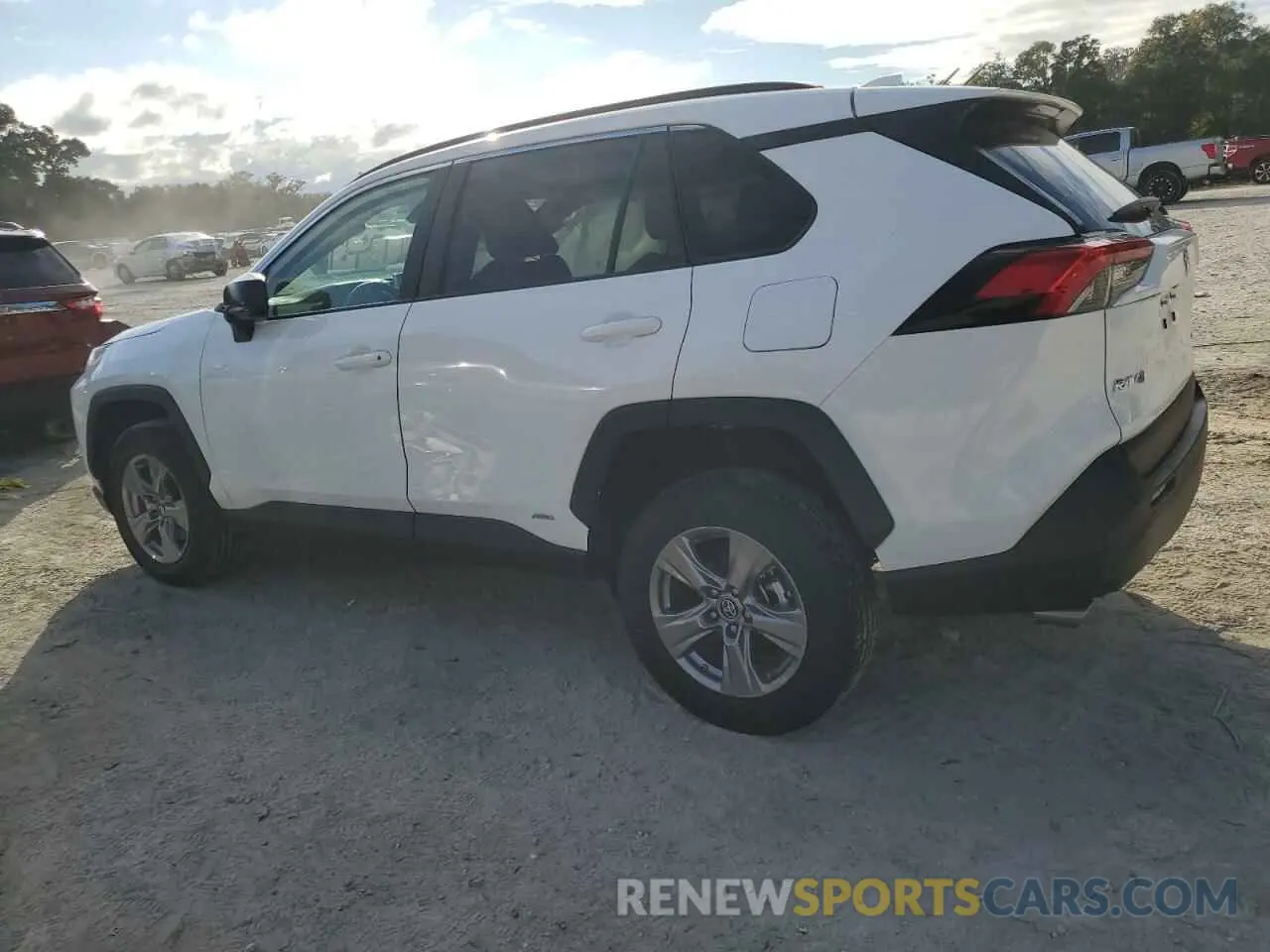 2 fotografías del automóvil dañado 4T3LWRFV6RU118971 TOYOTA RAV4 2024