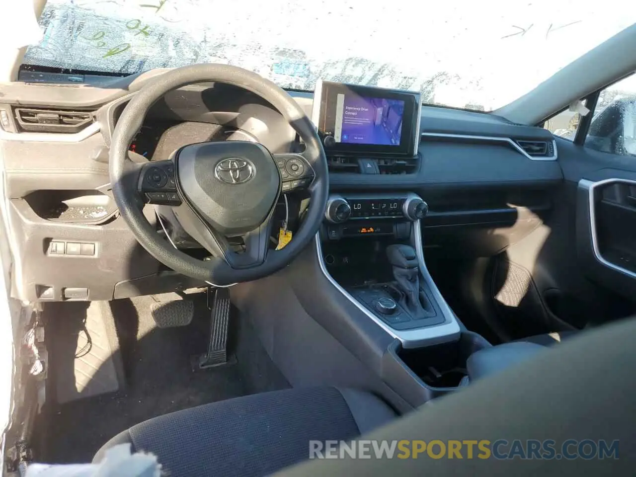 8 fotografías del automóvil dañado 4T3LWRFV9RU124599 TOYOTA RAV4 2024