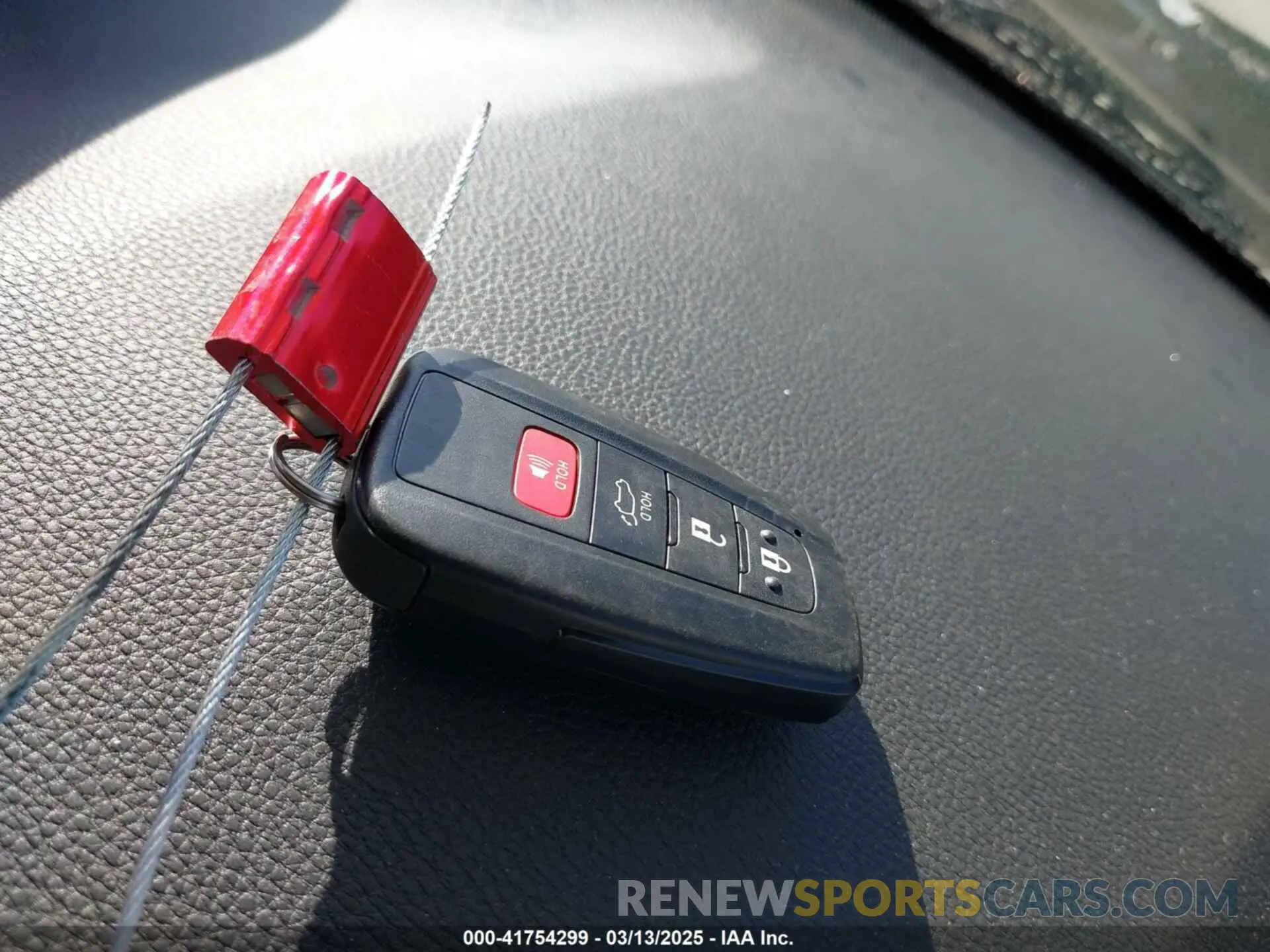 11 fotografías del automóvil dañado JTMA1RFV9RD109751 TOYOTA RAV4 2024