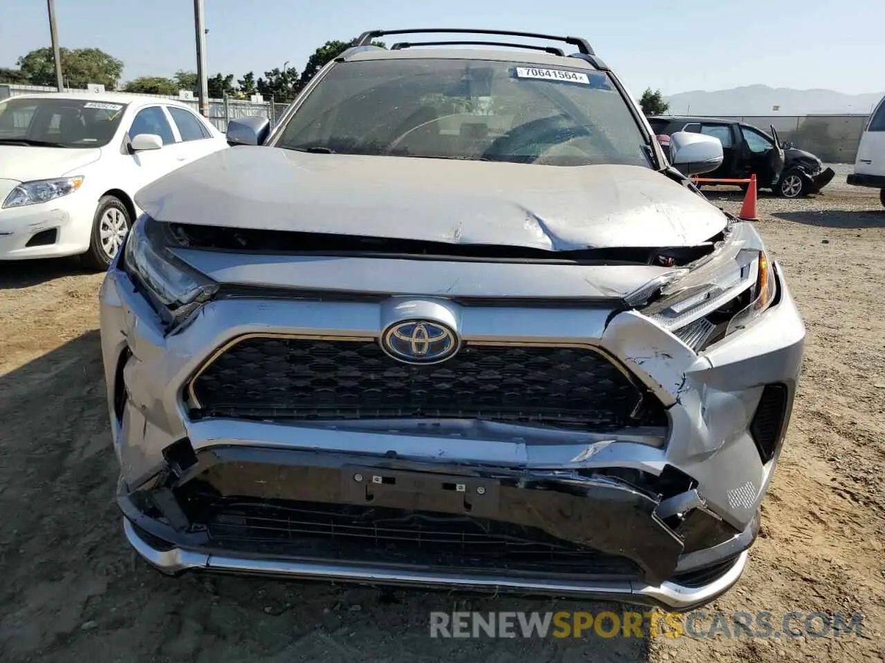 5 fotografías del automóvil dañado JTMAB3FV9RD170303 TOYOTA RAV4 2024