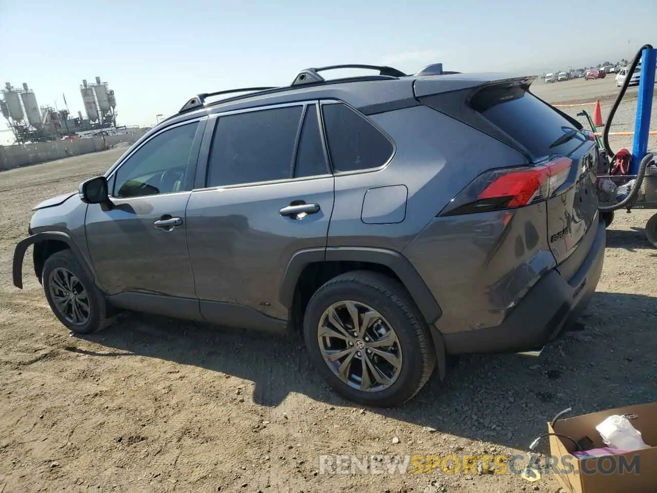 2 fotografías del automóvil dañado JTMB6RFV1RD122712 TOYOTA RAV4 2024