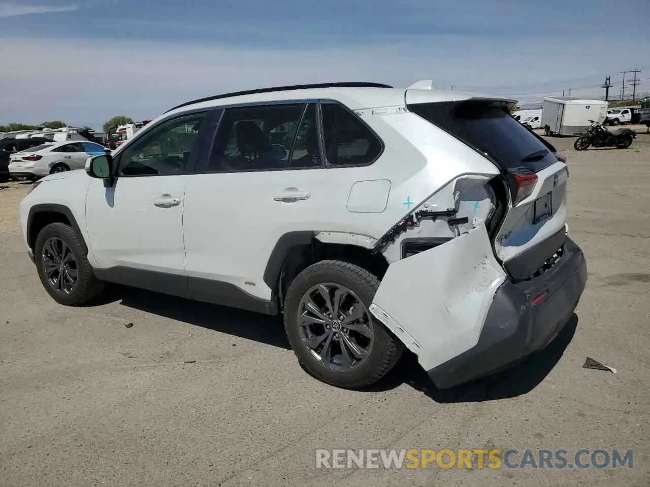 2 fotografías del automóvil dañado JTMB6RFV7RJ042011 TOYOTA RAV4 2024
