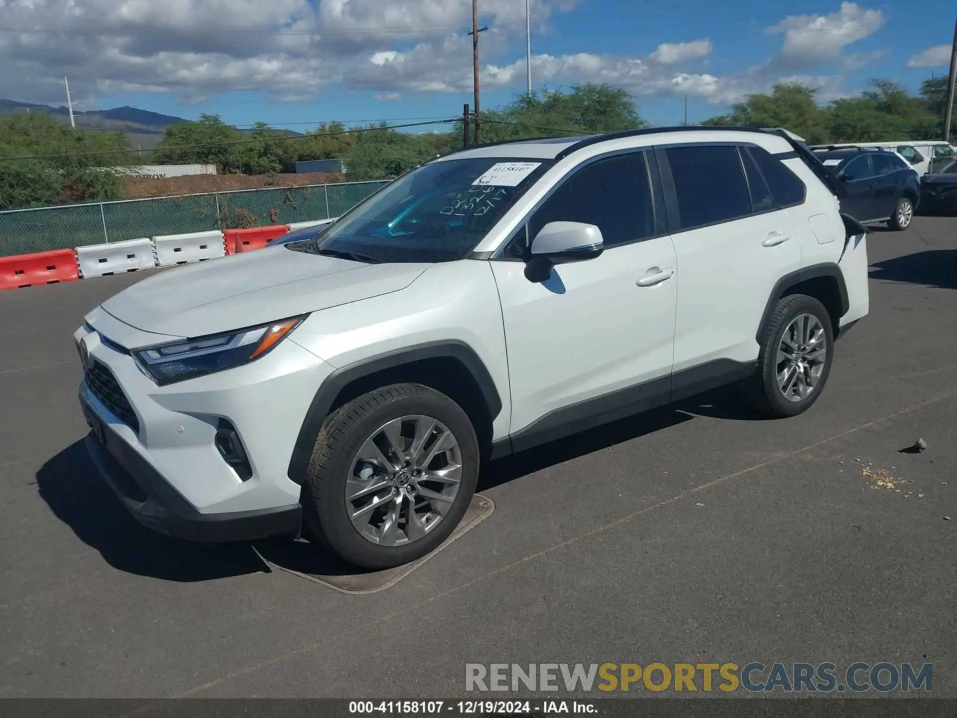 2 fotografías del automóvil dañado JTMC1RFV8RJ026838 TOYOTA RAV4 2024