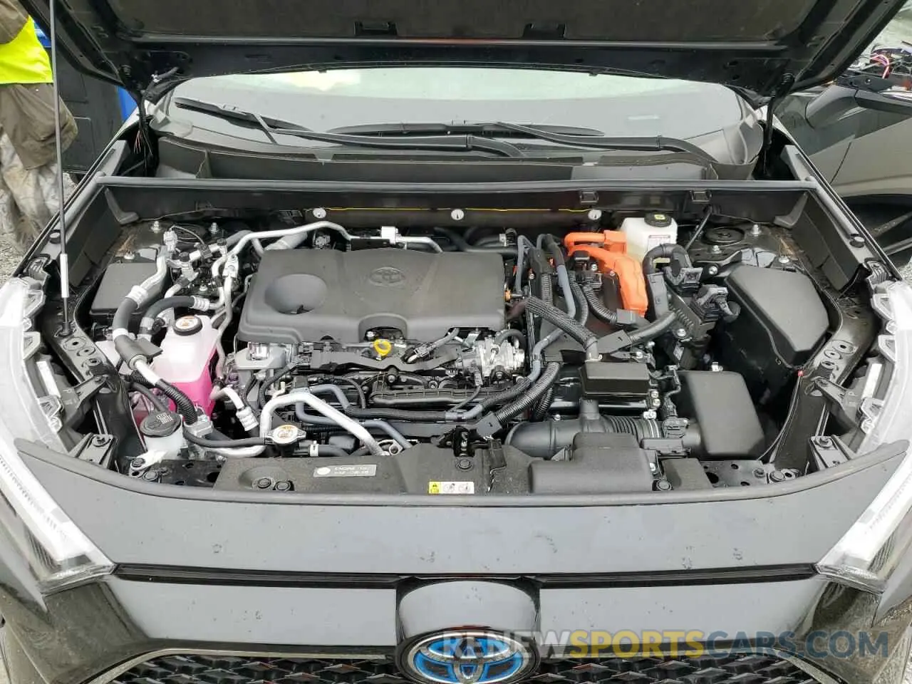 13 fotografías del automóvil dañado JTMCB3FV7RD222844 TOYOTA RAV4 2024
