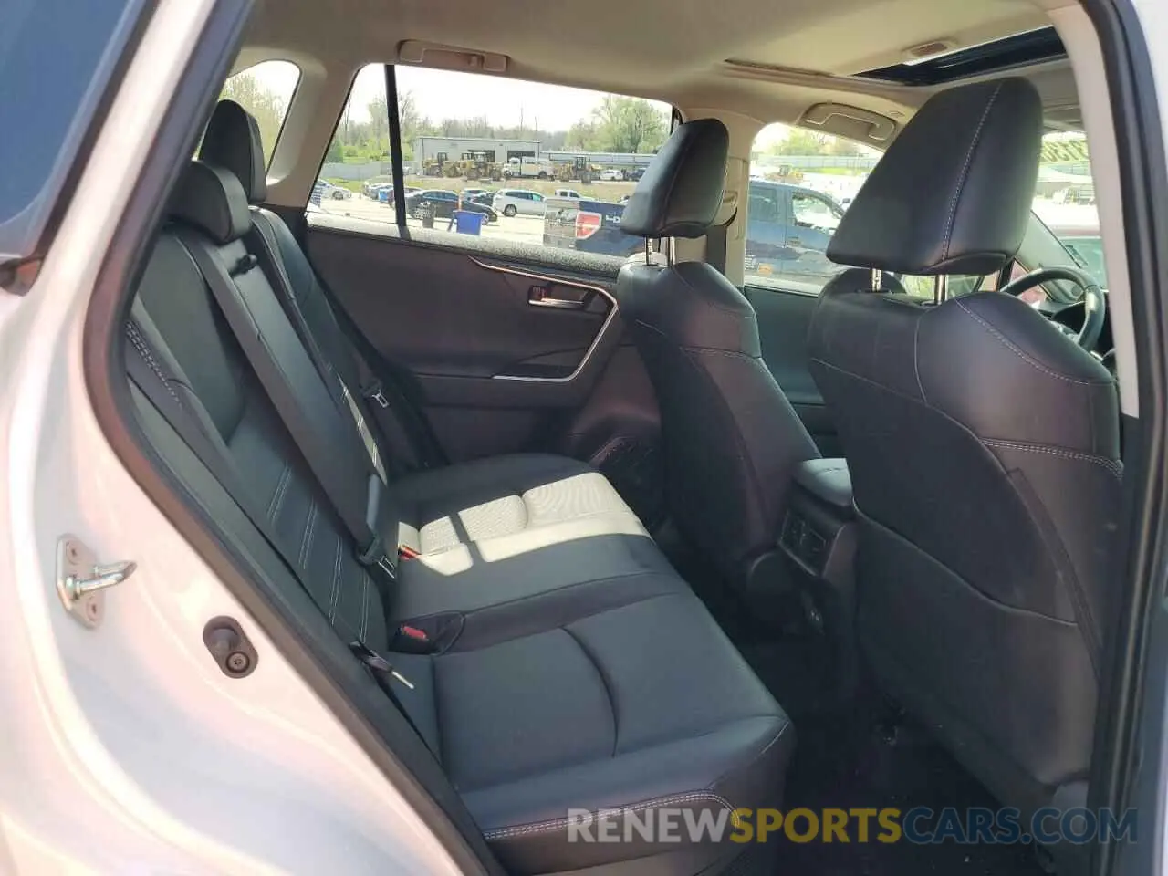 11 fotografías del automóvil dañado JTMD6RFV7RJ046732 TOYOTA RAV4 2024