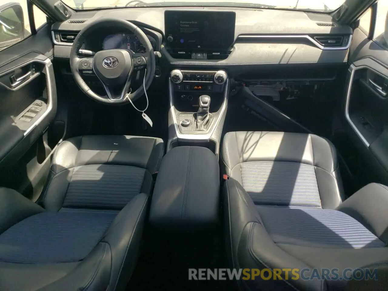 8 fotografías del automóvil dañado JTME6RFV2RD550947 TOYOTA RAV4 2024