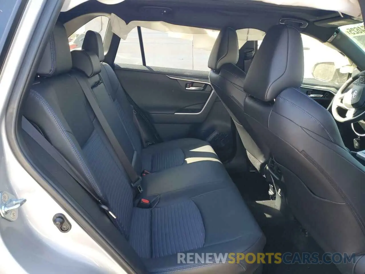 11 fotografías del automóvil dañado JTME6RFV6RD562390 TOYOTA RAV4 2024