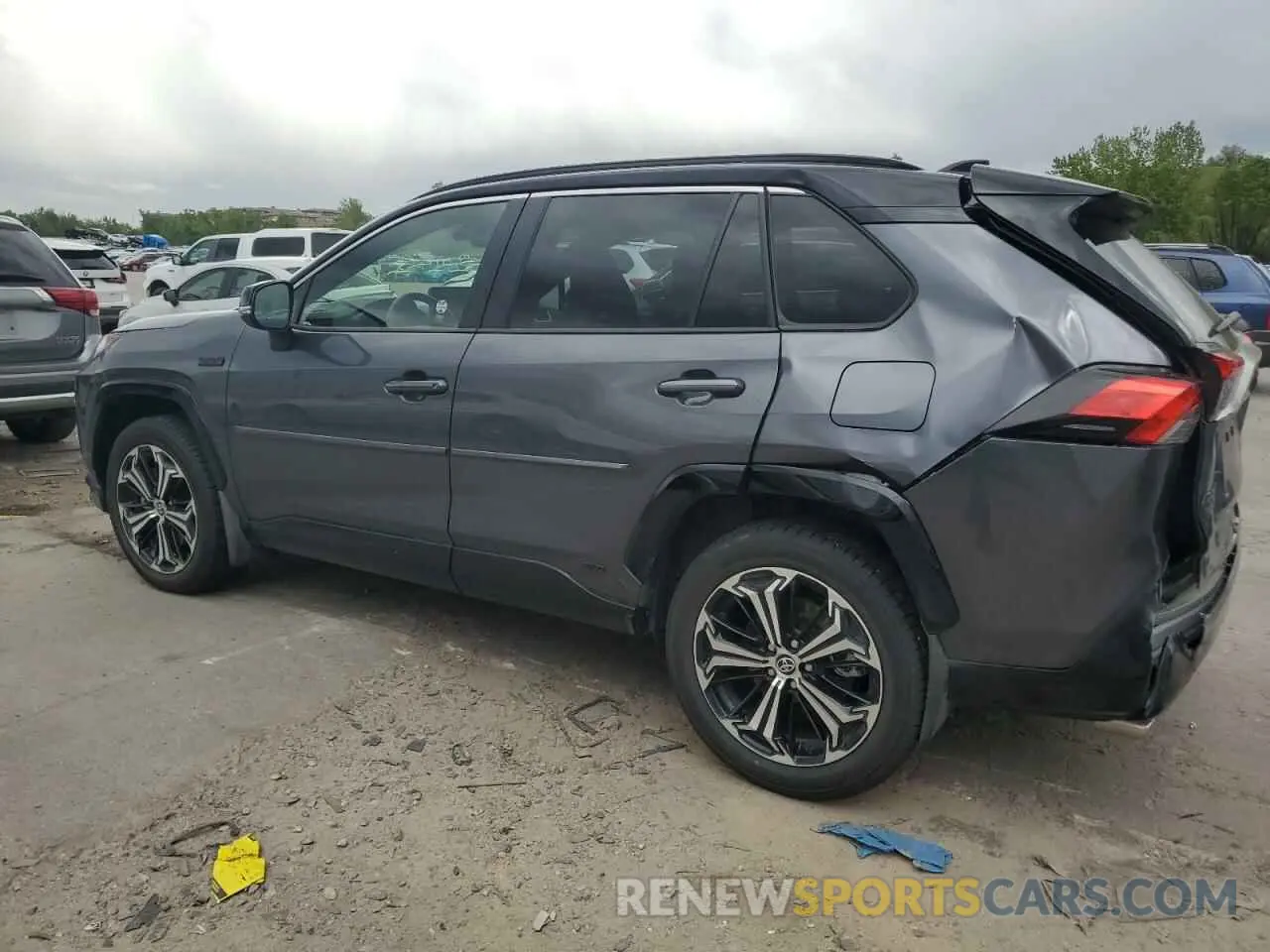 2 fotografías del automóvil dañado JTMEB3FV2RD232691 TOYOTA RAV4 2024