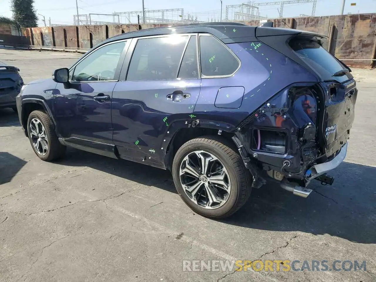2 fotografías del automóvil dañado JTMEB3FV4RD209171 TOYOTA RAV4 2024