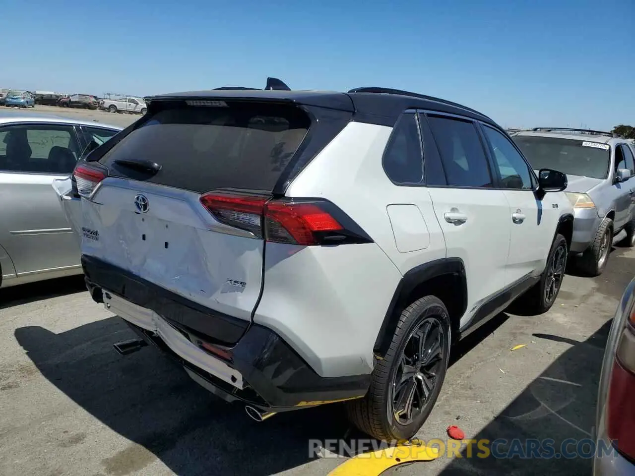 3 fotografías del automóvil dañado JTMEB3FVXRD207926 TOYOTA RAV4 2024