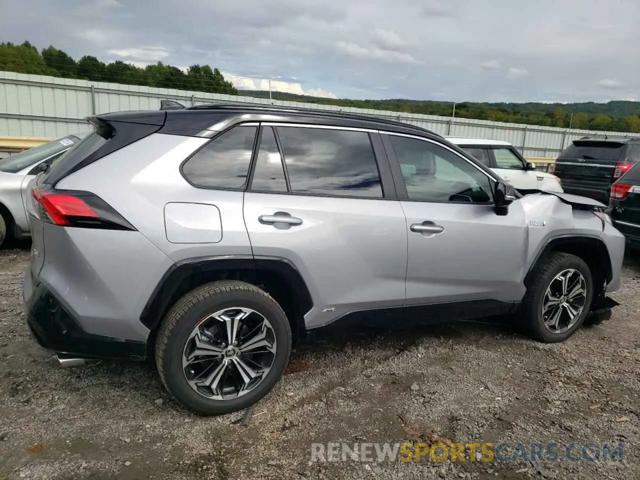 3 fotografías del automóvil dañado JTMFB3FV4RD193526 TOYOTA RAV4 2024
