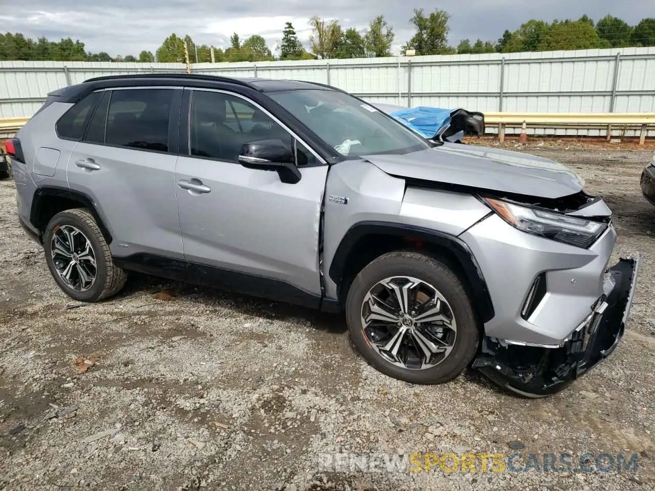 4 fotografías del automóvil dañado JTMFB3FV4RD193526 TOYOTA RAV4 2024