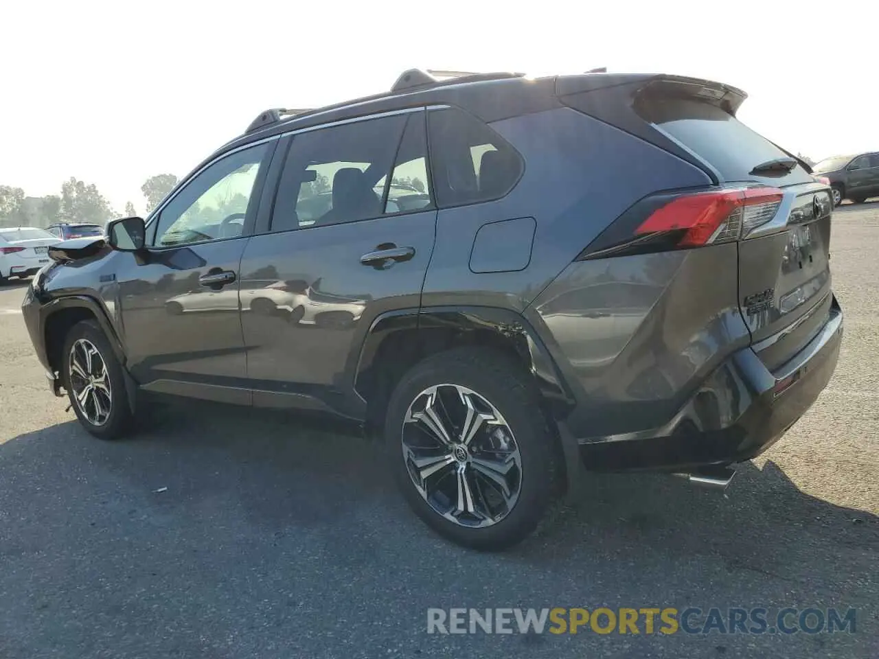 2 fotografías del automóvil dañado JTMFB3FV8RD215303 TOYOTA RAV4 2024