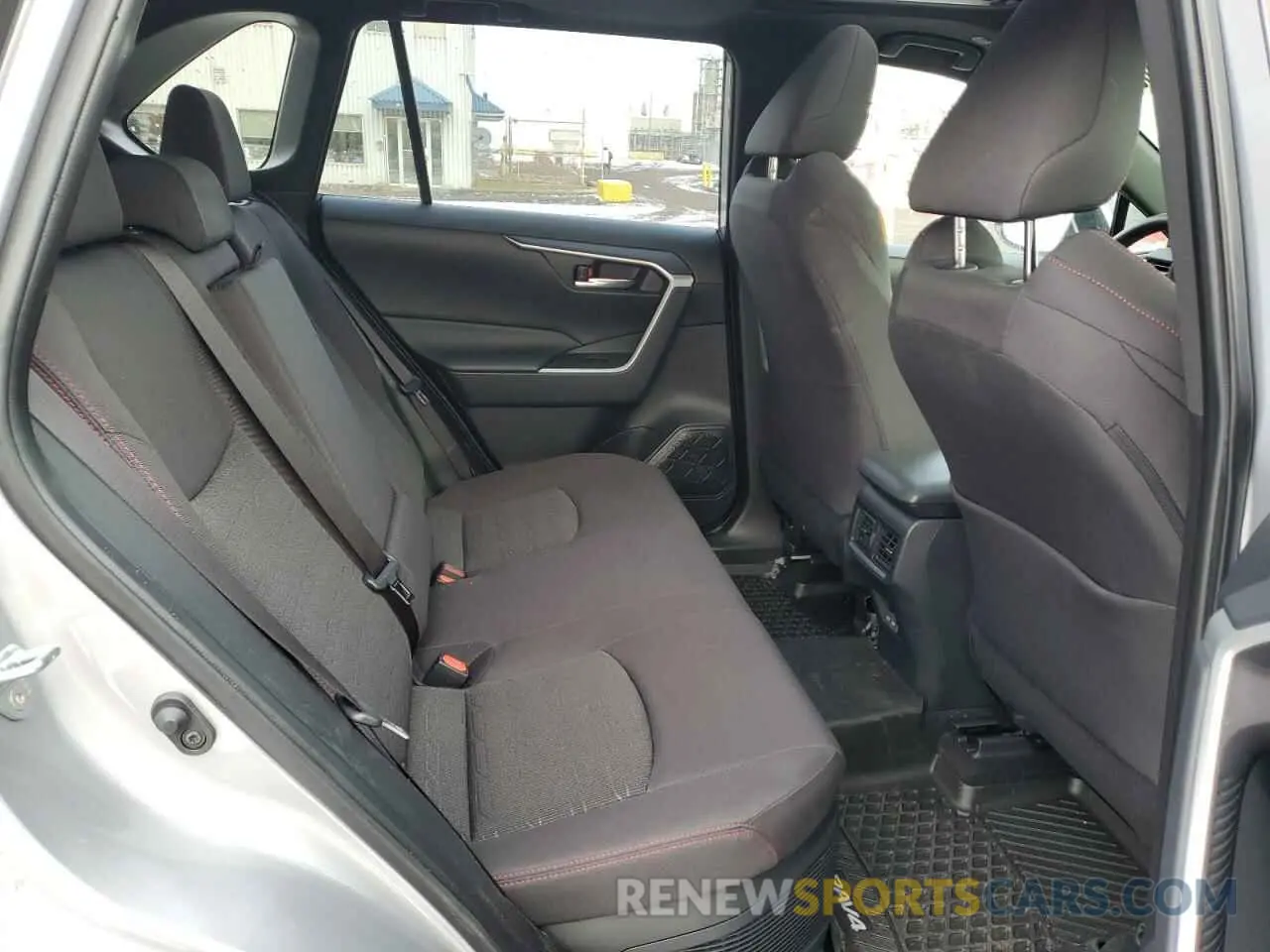 10 fotografías del automóvil dañado JTMGB3FV3RD214595 TOYOTA RAV4 2024
