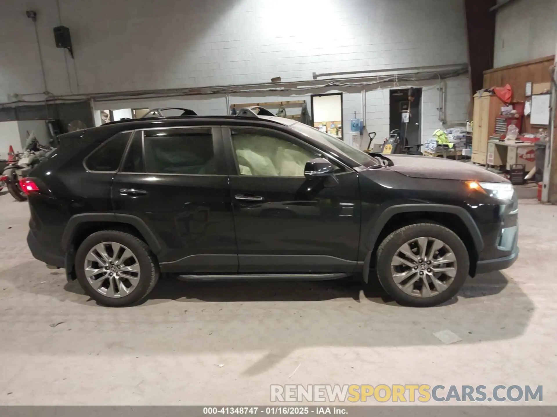 13 fotografías del automóvil dañado JTMN1RFV3RD103784 TOYOTA RAV4 2024