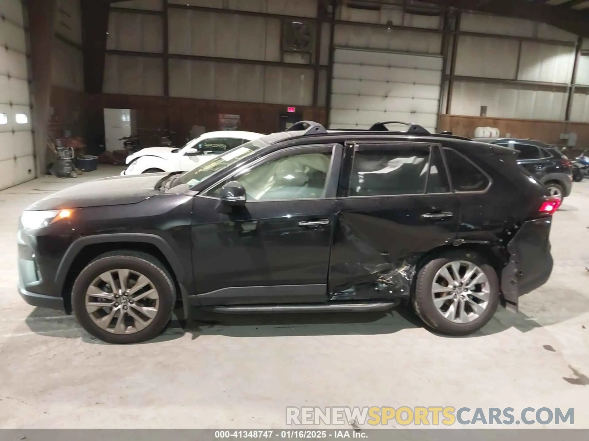 14 fotografías del automóvil dañado JTMN1RFV3RD103784 TOYOTA RAV4 2024