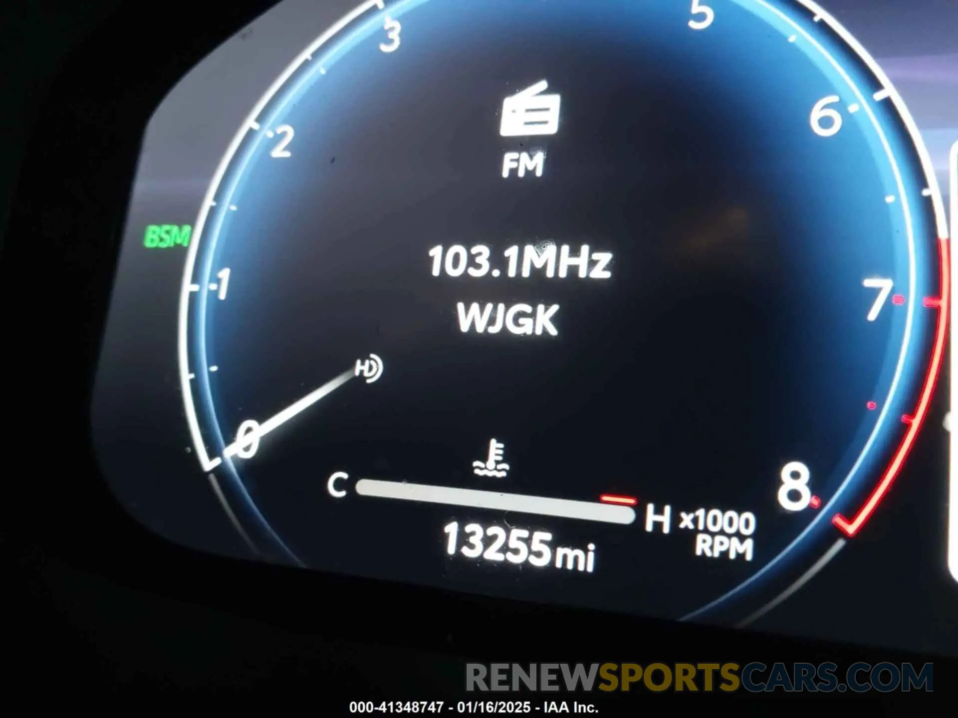 15 fotografías del automóvil dañado JTMN1RFV3RD103784 TOYOTA RAV4 2024