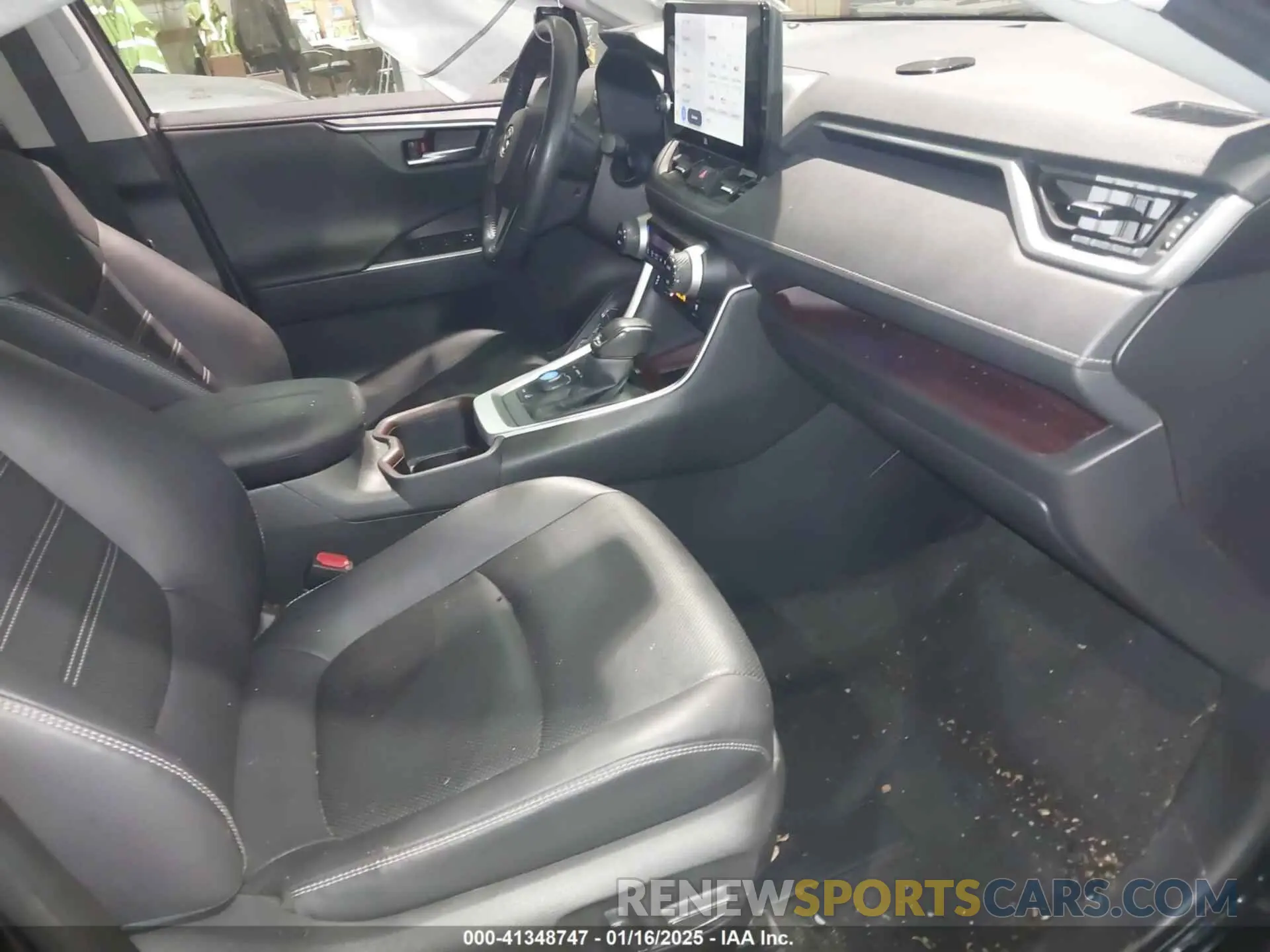 5 fotografías del automóvil dañado JTMN1RFV3RD103784 TOYOTA RAV4 2024