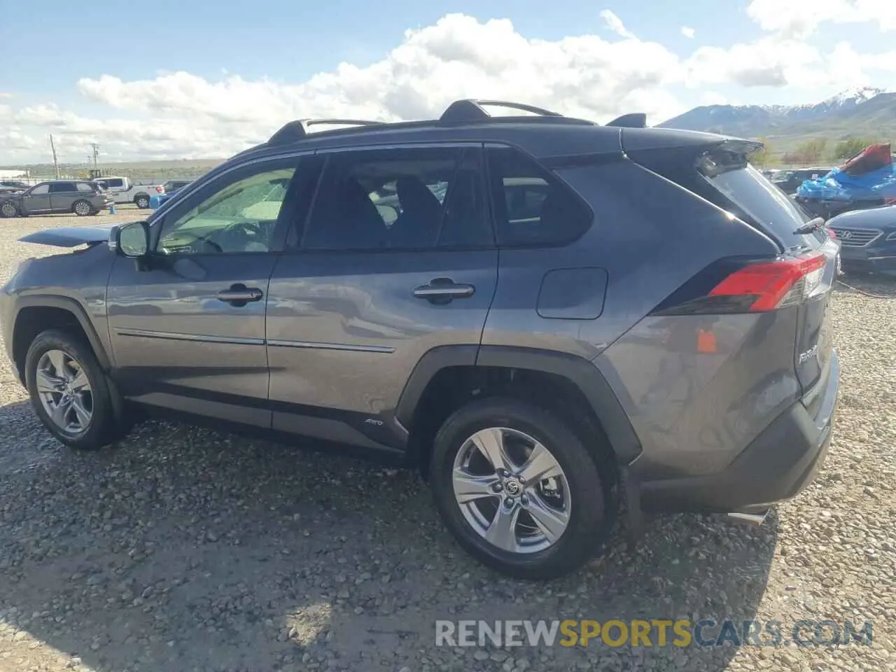 2 fotografías del automóvil dañado JTMRWRFV2RJ061726 TOYOTA RAV4 2024