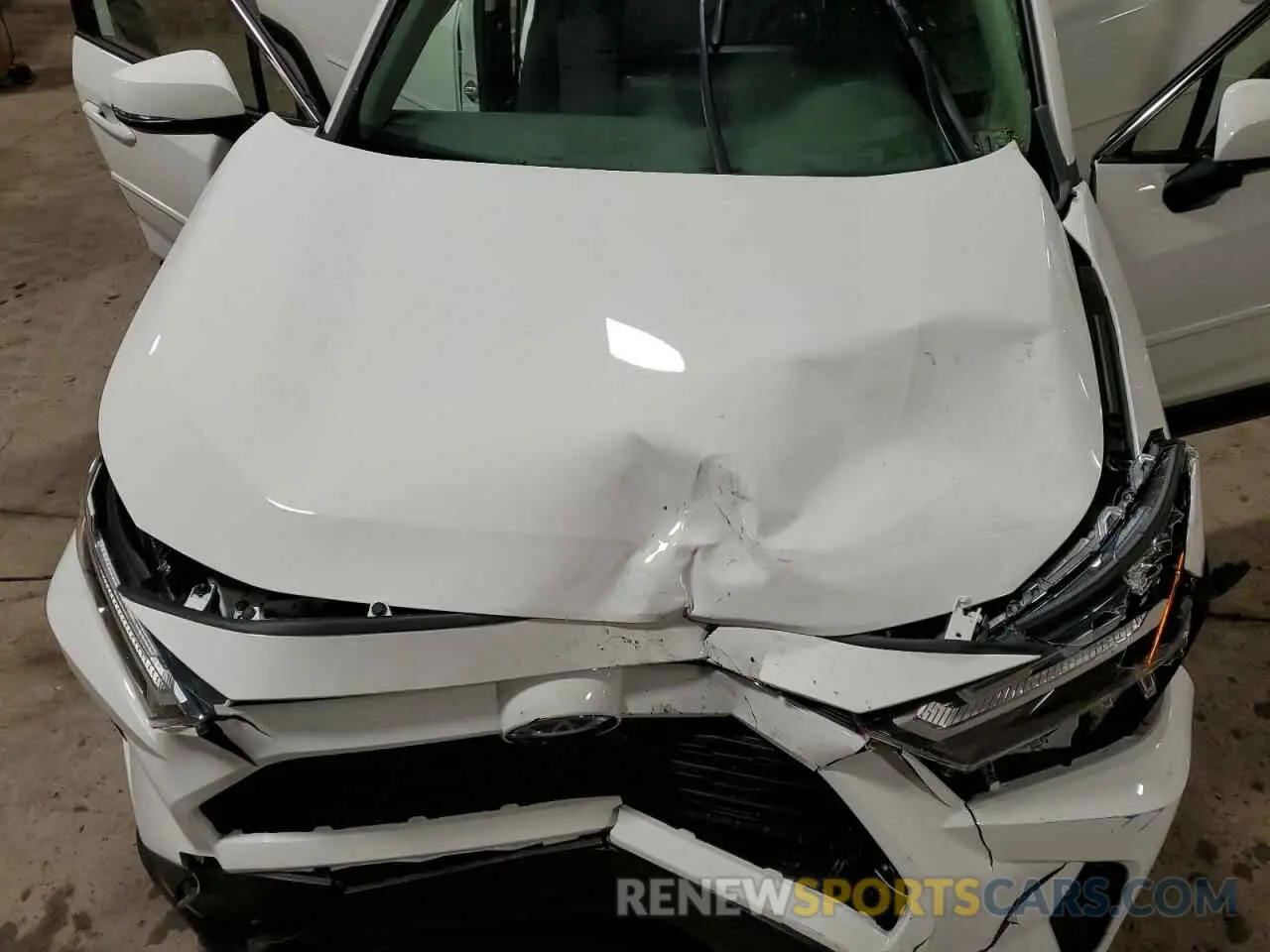 12 fotografías del automóvil dañado JTMRWRFV5RD247016 TOYOTA RAV4 2024