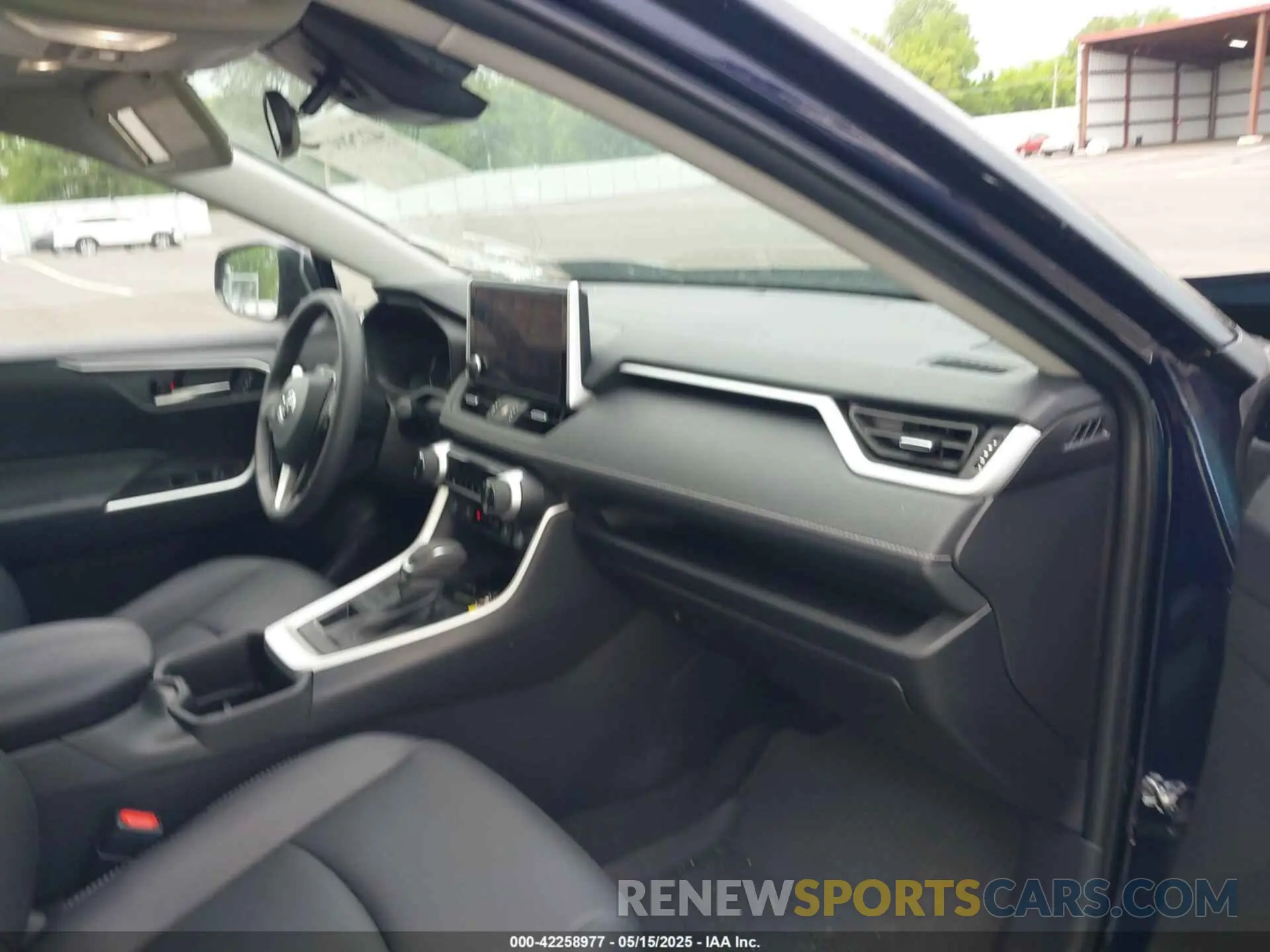 5 fotografías del automóvil dañado 2T3A1RFV3SW498119 TOYOTA RAV4 2025