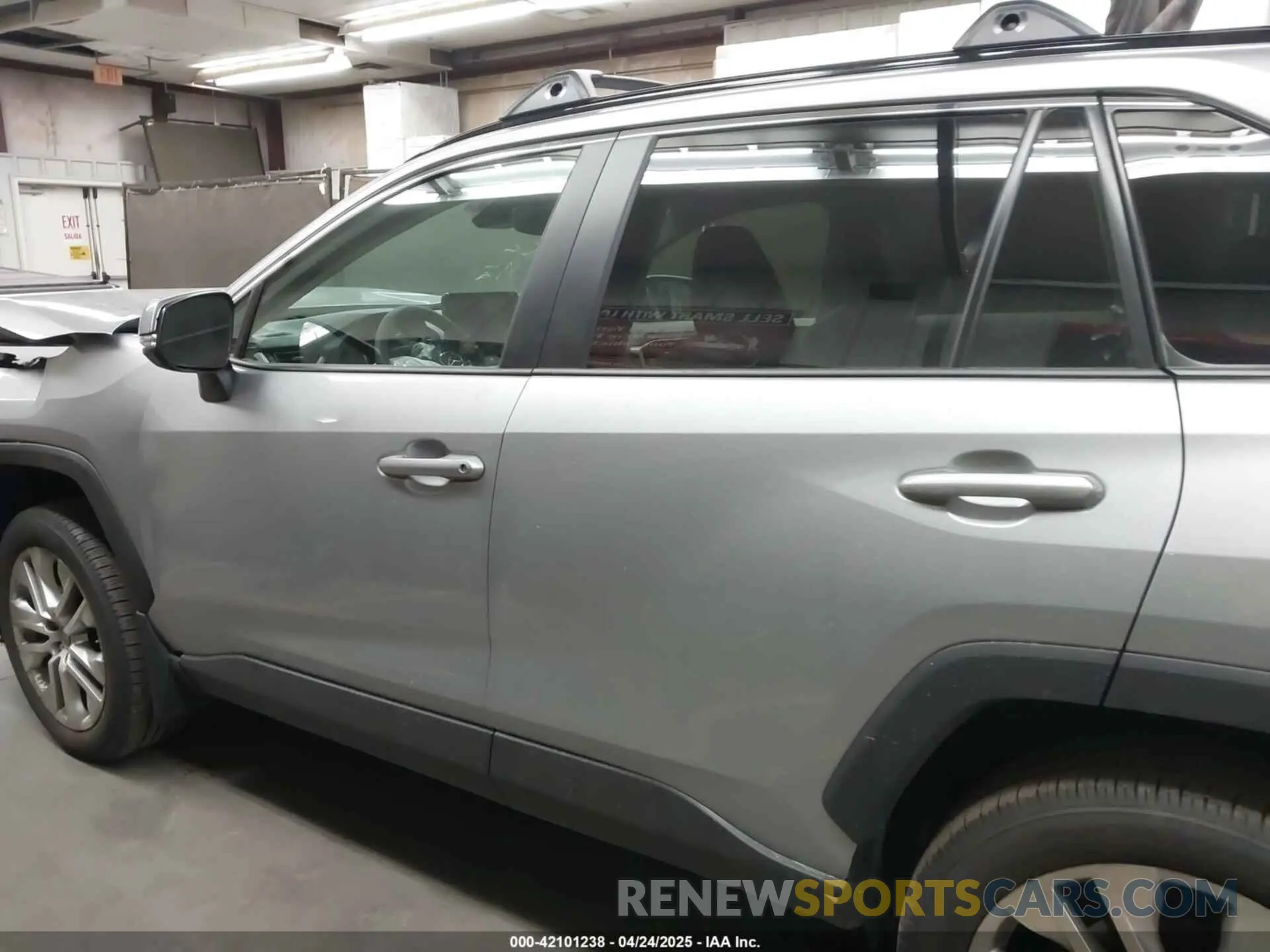 14 fotografías del automóvil dañado 2T3A1RFV9SW522259 TOYOTA RAV4 2025