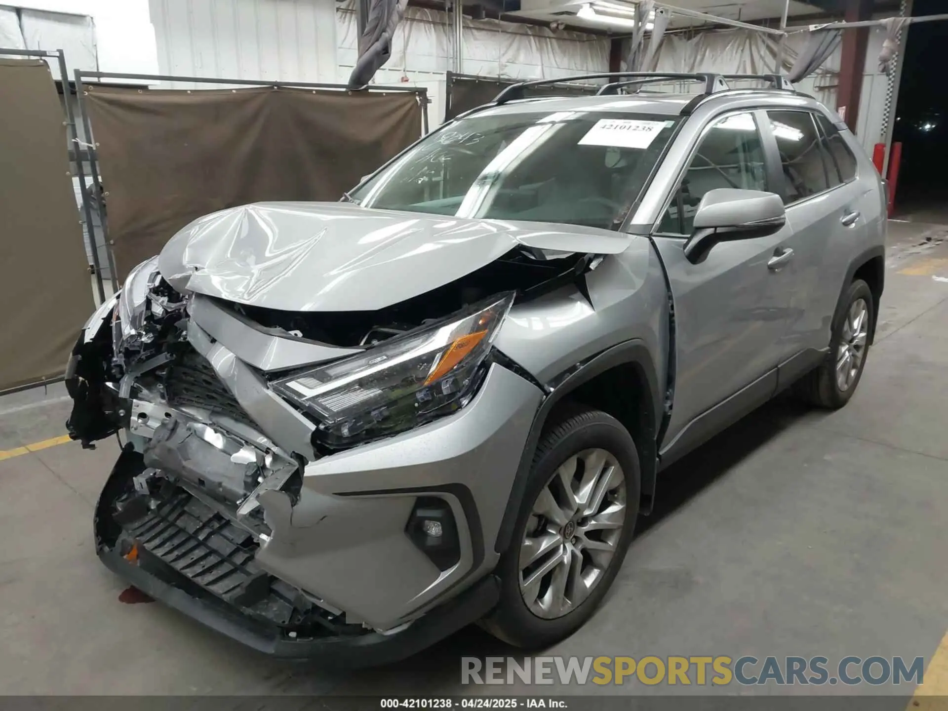 2 fotografías del automóvil dañado 2T3A1RFV9SW522259 TOYOTA RAV4 2025