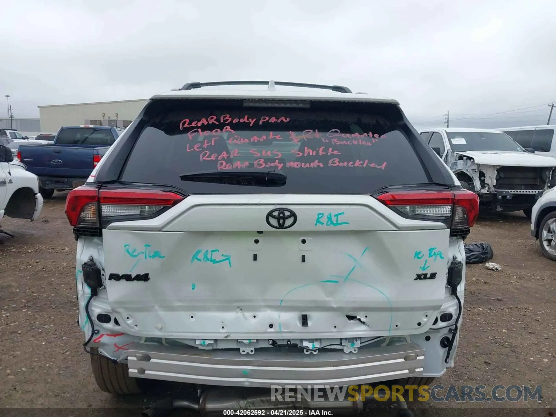 17 fotografías del automóvil dañado 2T3C1RFV5SW369078 TOYOTA RAV4 2025