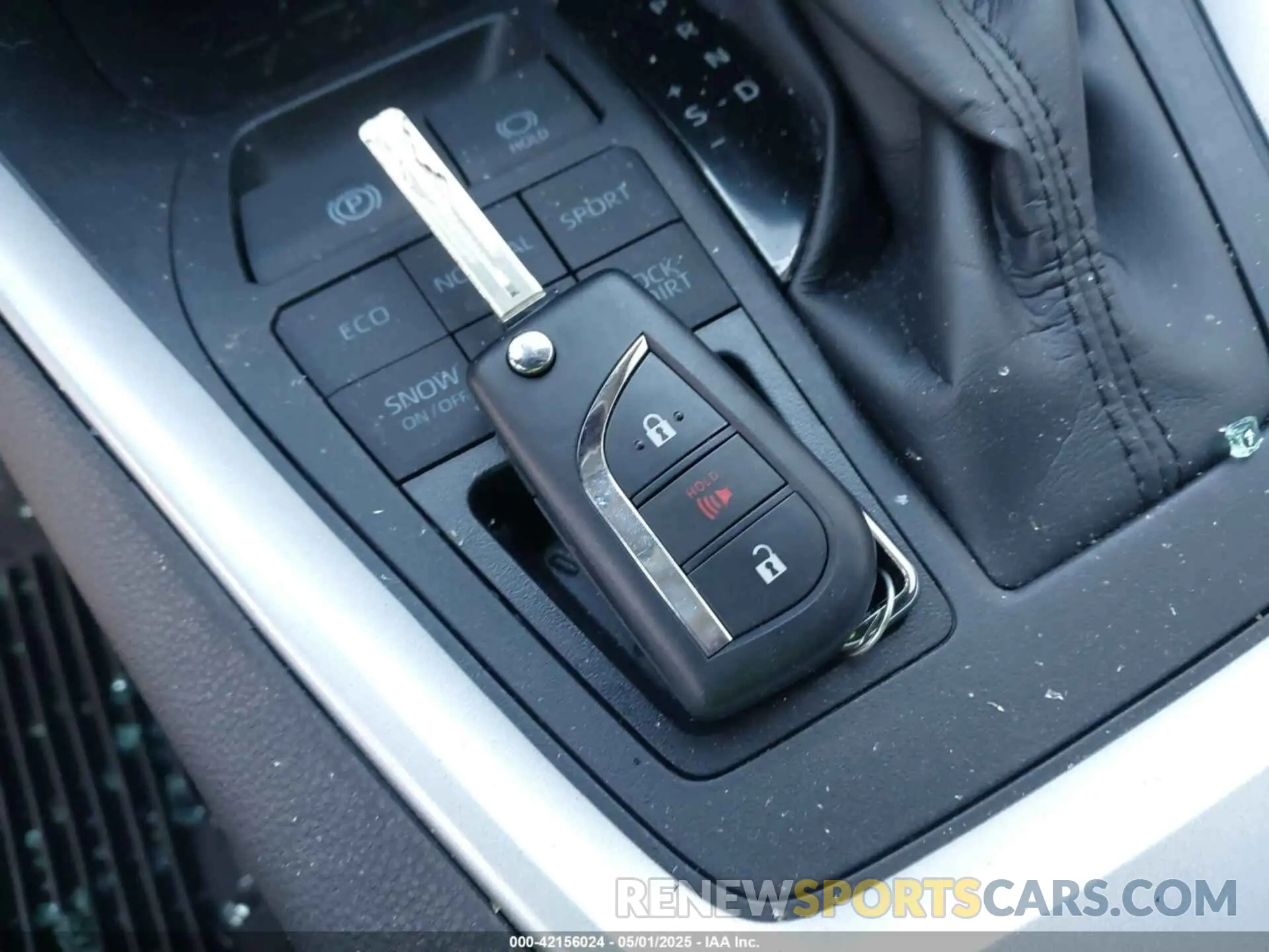 11 fotografías del automóvil dañado 2T3F1RFV6SW500323 TOYOTA RAV4 2025