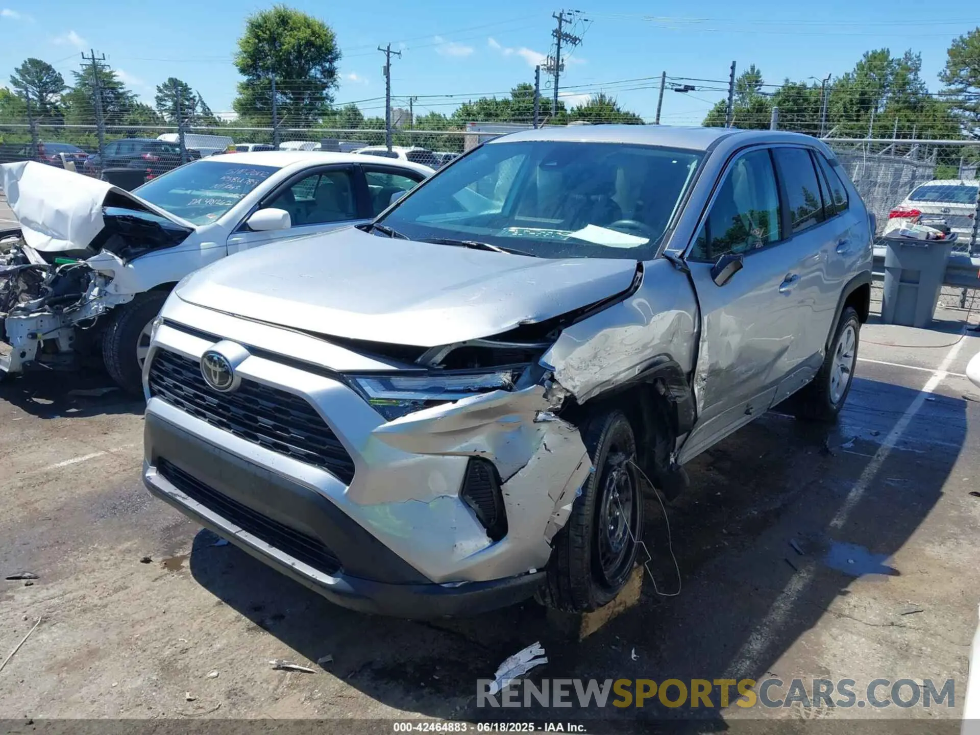 2 fotografías del automóvil dañado 2T3H1RFV4SC303869 TOYOTA RAV4 2025