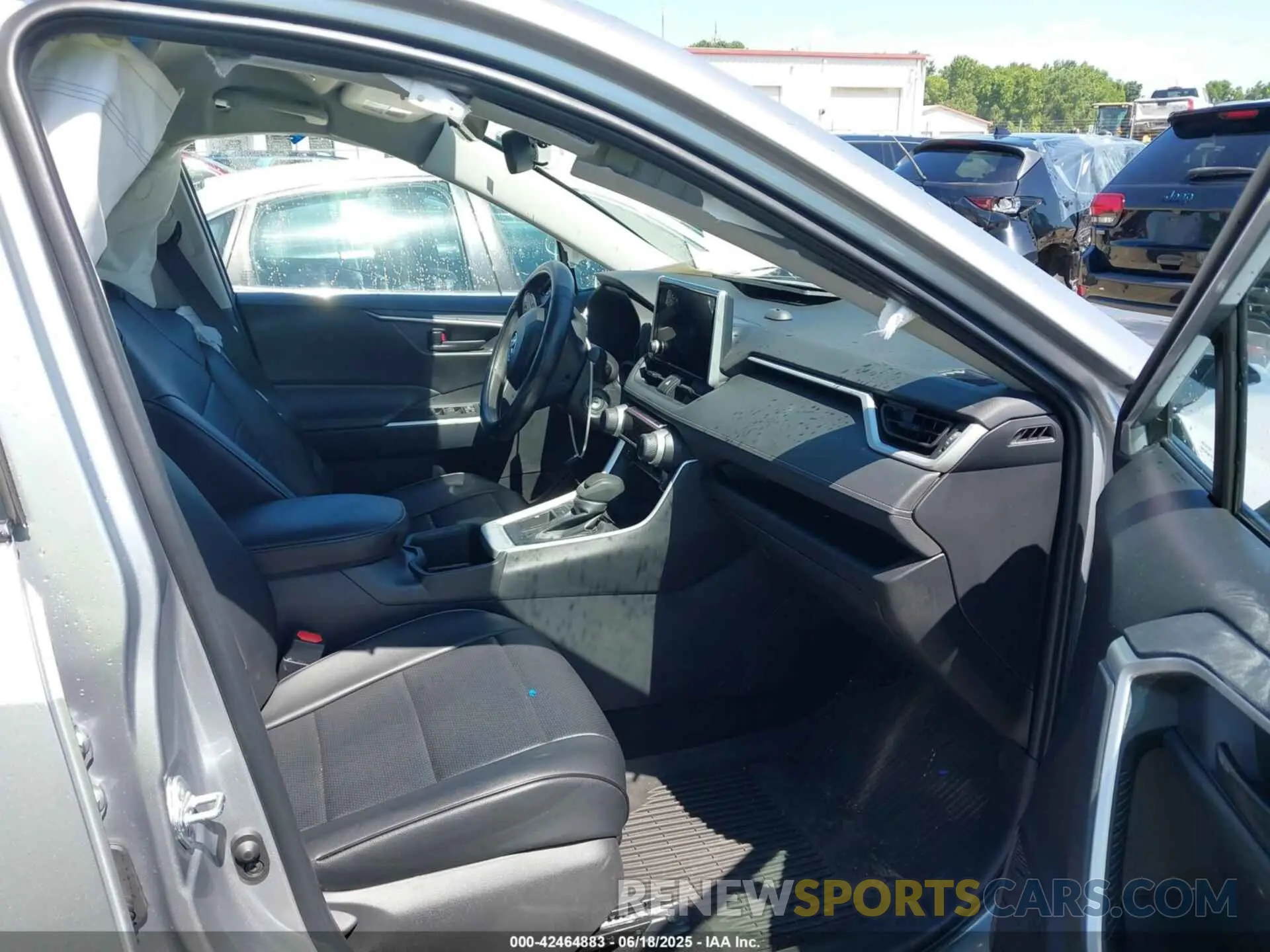 5 fotografías del automóvil dañado 2T3H1RFV4SC303869 TOYOTA RAV4 2025