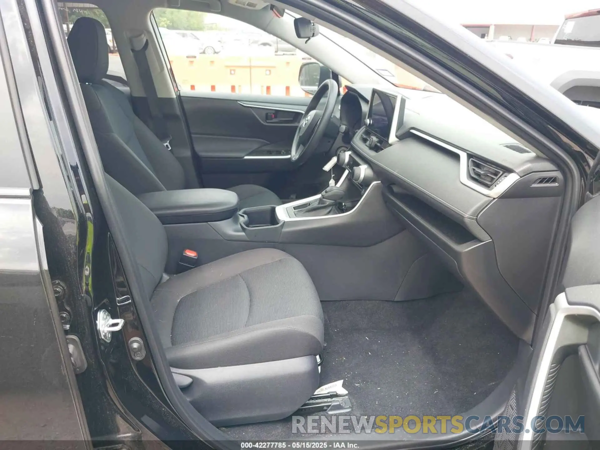 5 fotografías del automóvil dañado 2T3H1RFV6SW379978 TOYOTA RAV4 2025