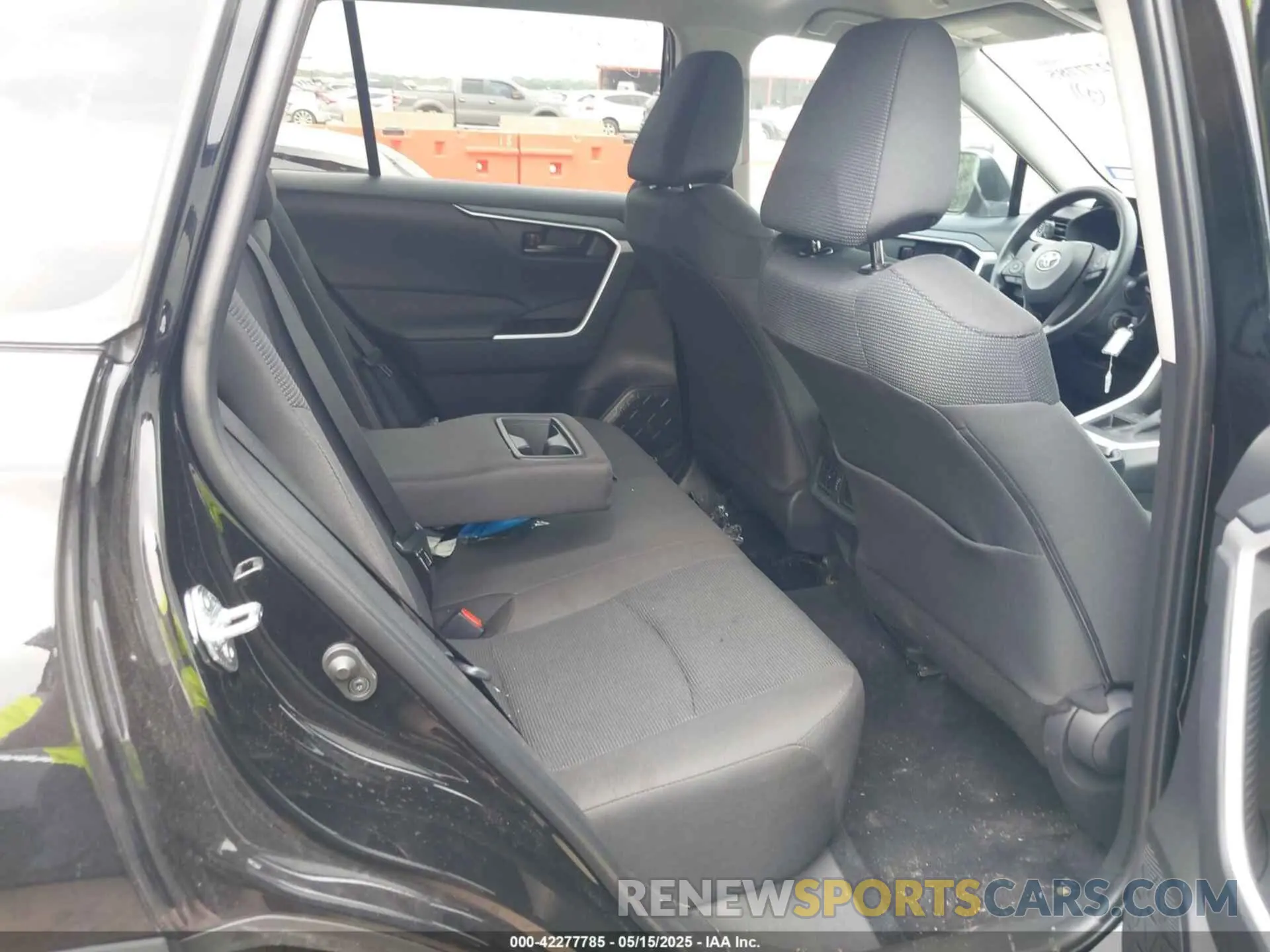 8 fotografías del automóvil dañado 2T3H1RFV6SW379978 TOYOTA RAV4 2025