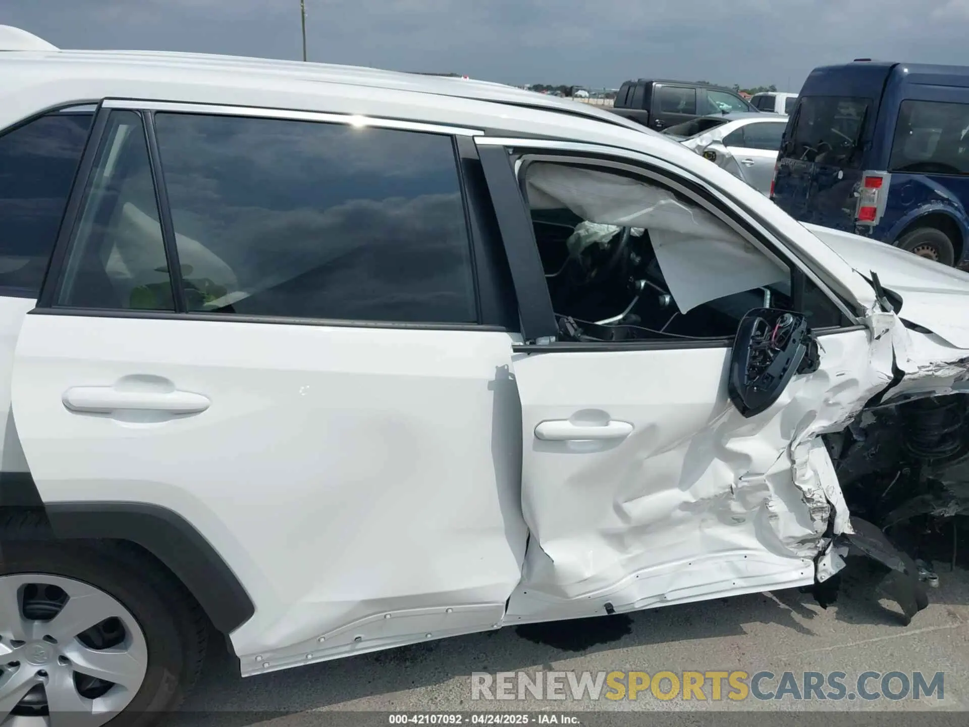13 fotografías del automóvil dañado 2T3H1RFV7SC321489 TOYOTA RAV4 2025
