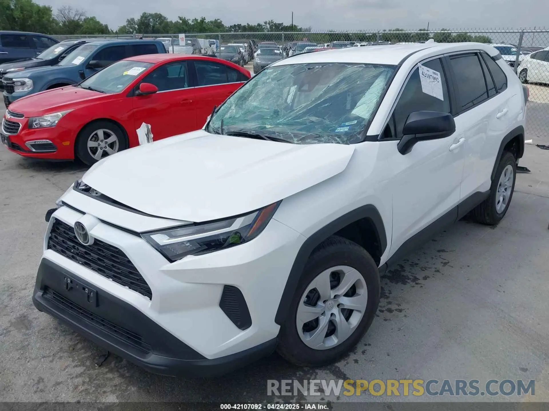 2 fotografías del automóvil dañado 2T3H1RFV7SC321489 TOYOTA RAV4 2025