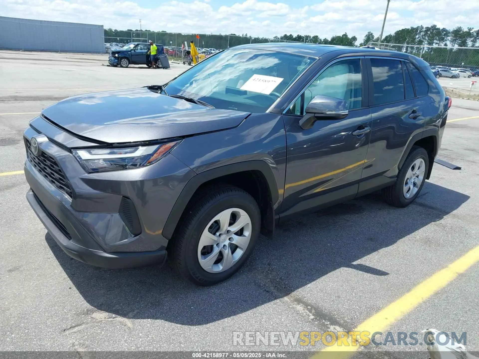 2 fotografías del automóvil dañado 2T3K1RFV1SC312566 TOYOTA RAV4 2025