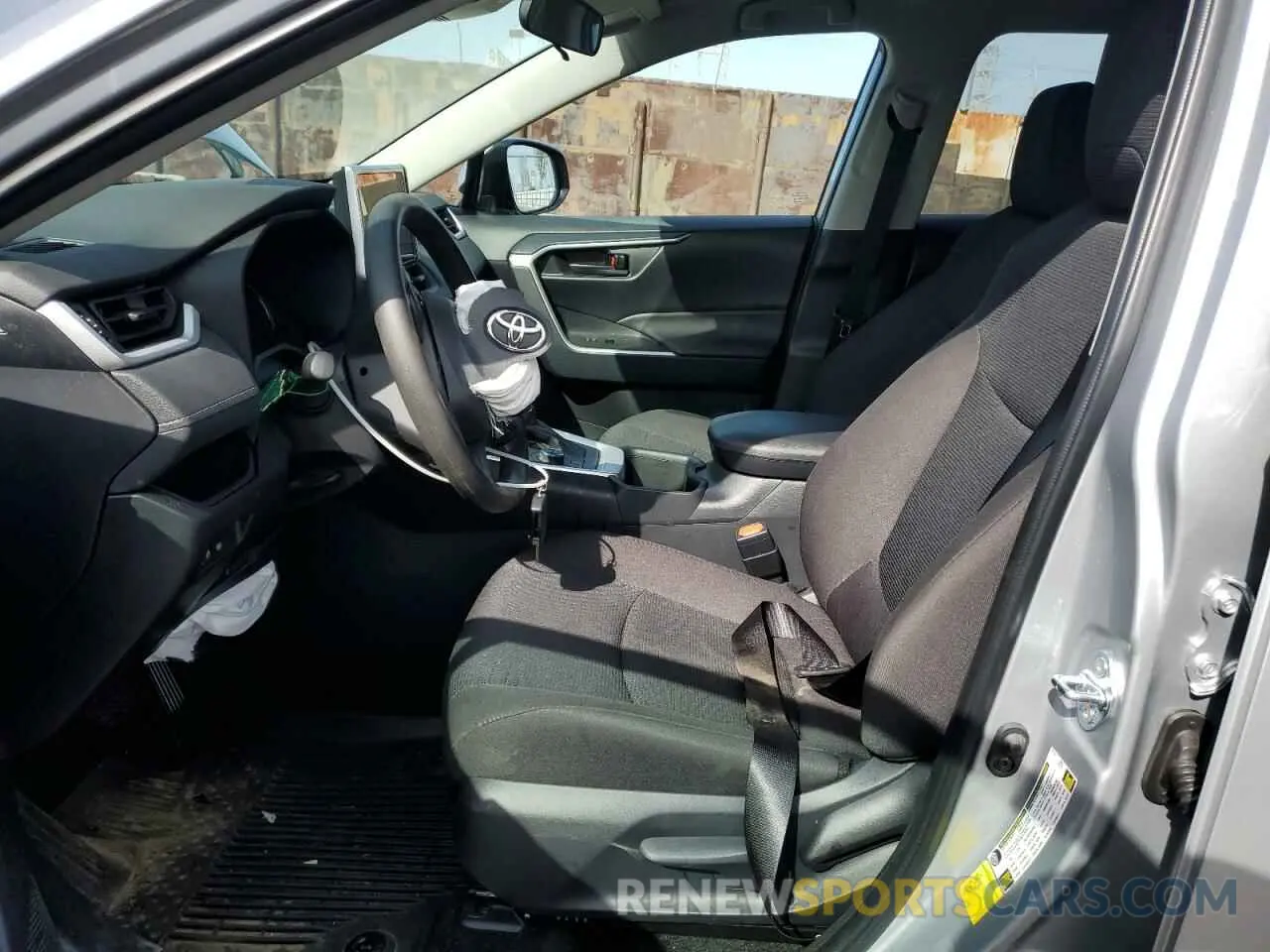 7 fotografías del automóvil dañado 2T3MWRFV8SW262595 TOYOTA RAV4 2025