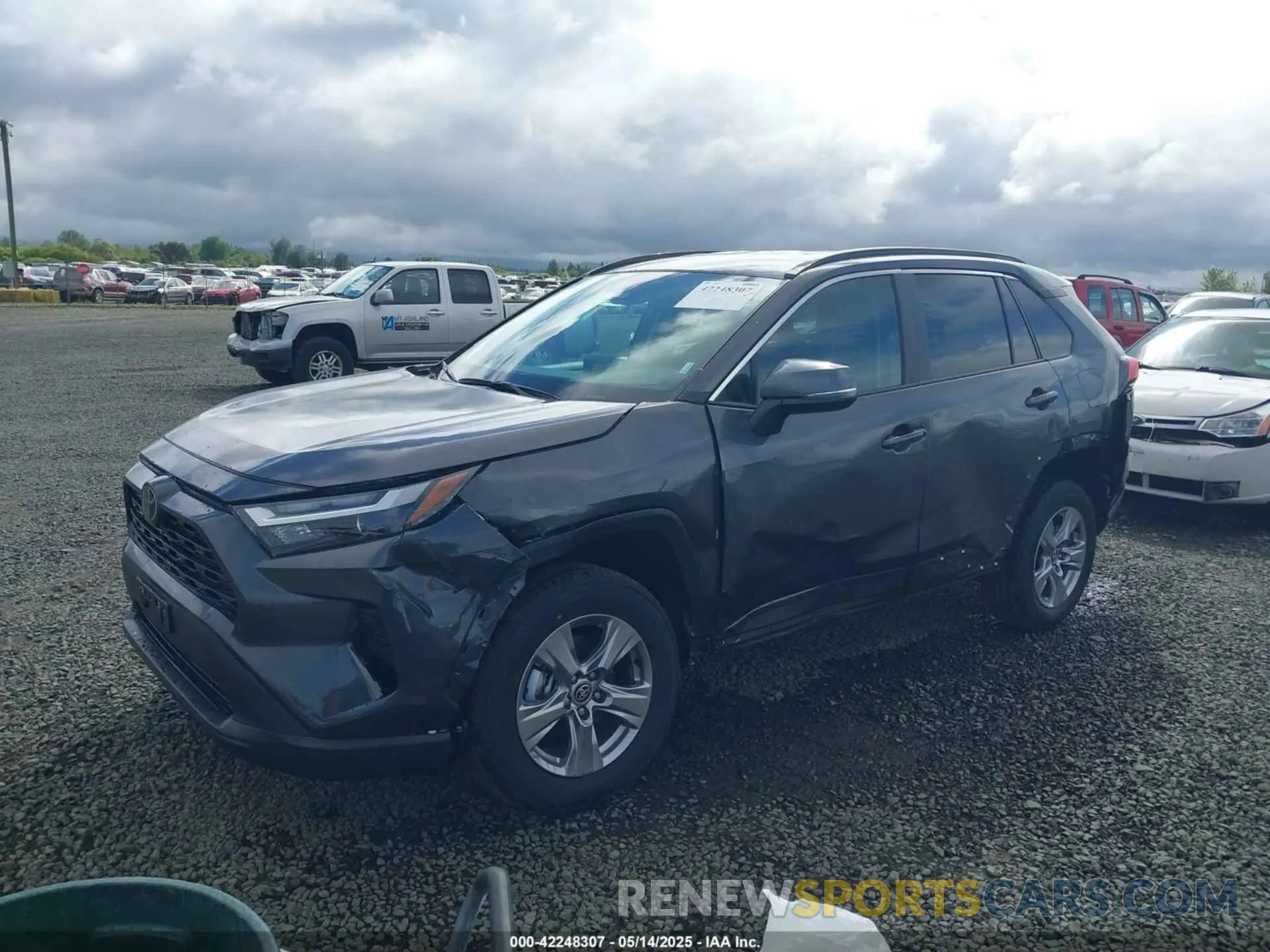 2 fotografías del automóvil dañado 2T3P1RFV4SW531560 TOYOTA RAV4 2025