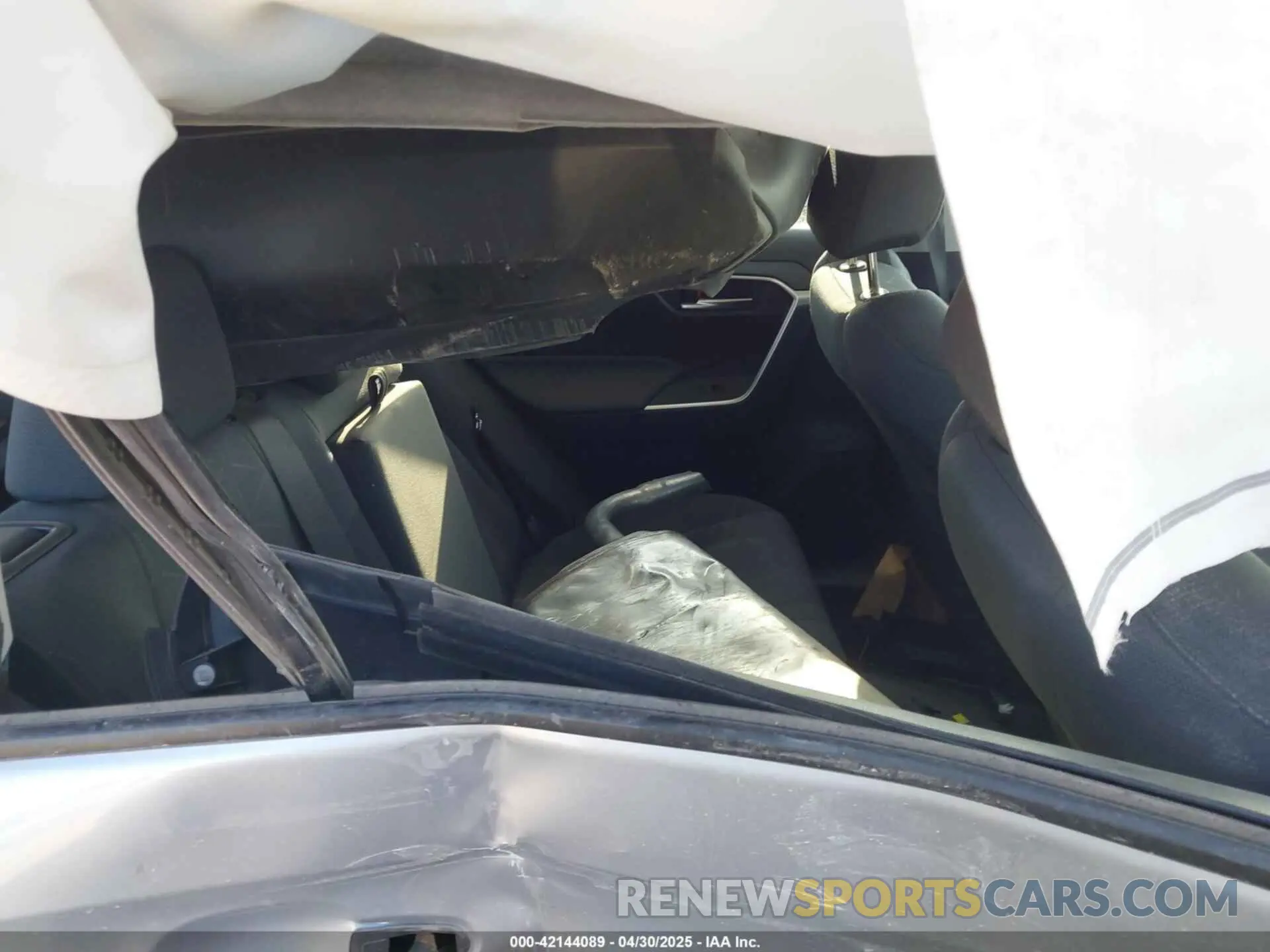 8 fotografías del automóvil dañado 2T3W1RFV4SW368002 TOYOTA RAV4 2025