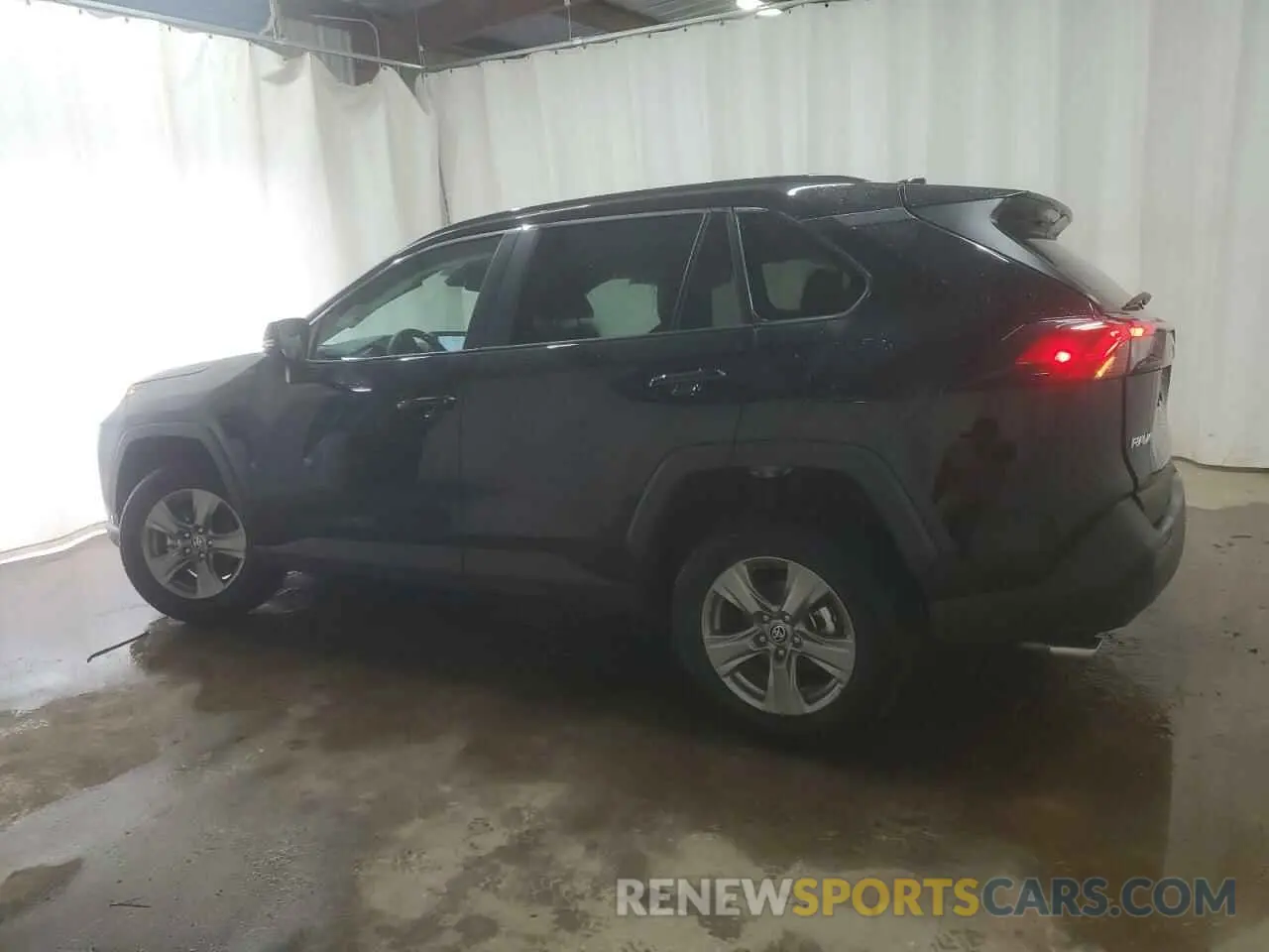 2 fotografías del automóvil dañado 2T3W1RFV4SW382336 TOYOTA RAV4 2025