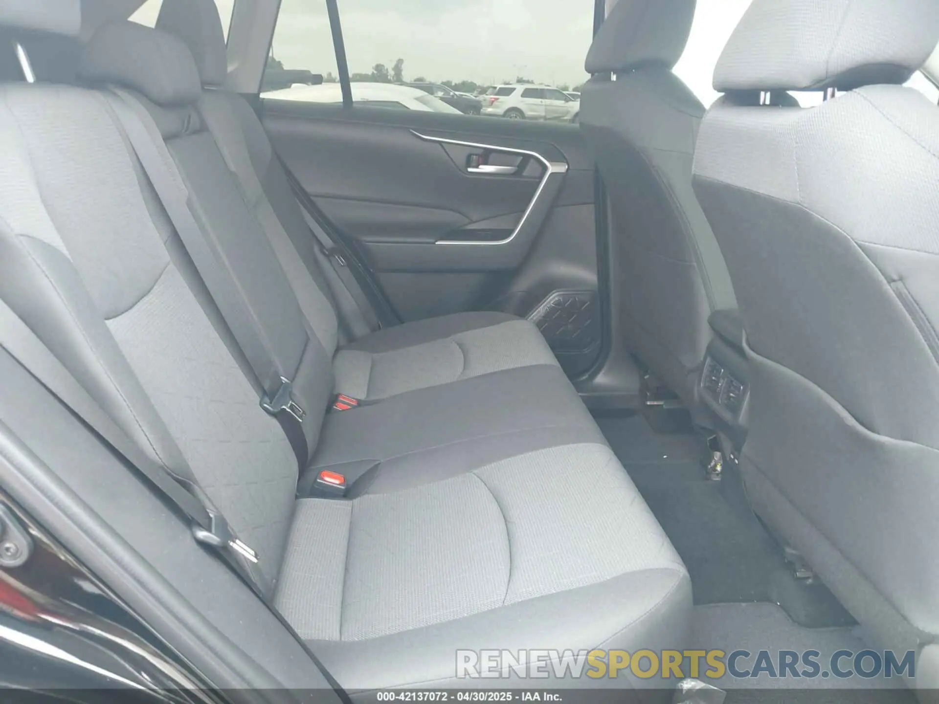 8 fotografías del automóvil dañado 2T3W1RFV5SC311437 TOYOTA RAV4 2025