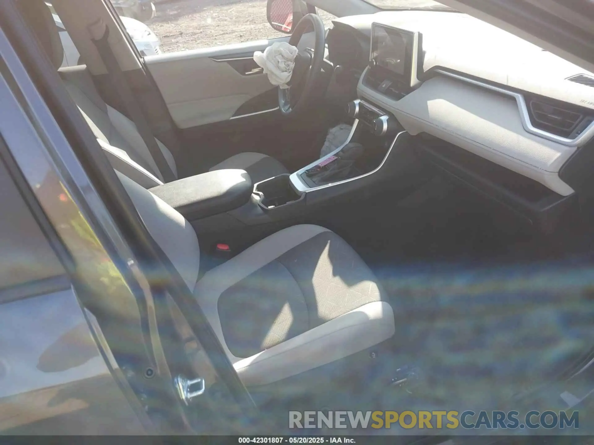 5 fotografías del automóvil dañado 2T3W1RFV7SC310614 TOYOTA RAV4 2025