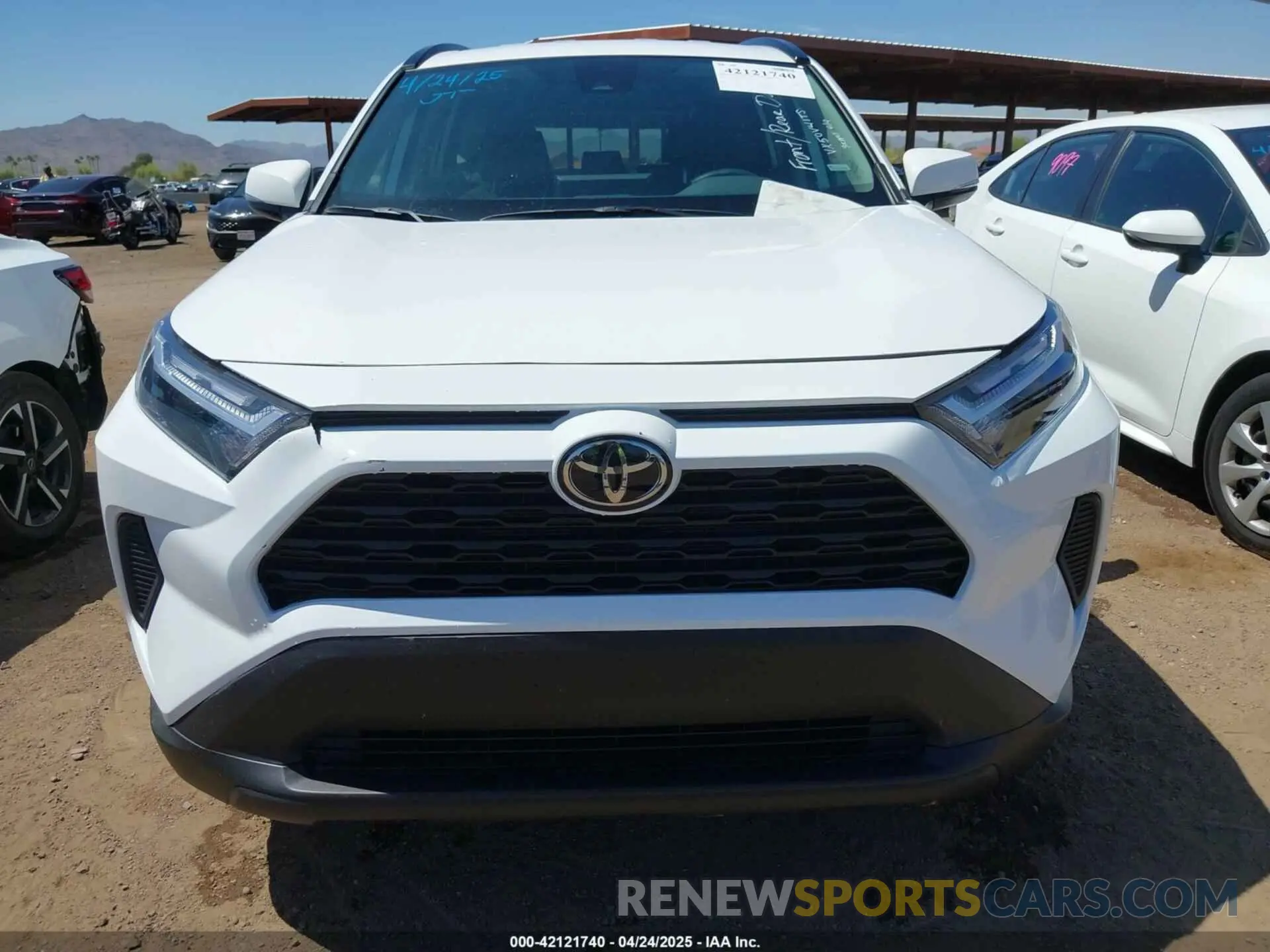 12 fotografías del automóvil dañado 2T3W1RFV8SW374059 TOYOTA RAV4 2025