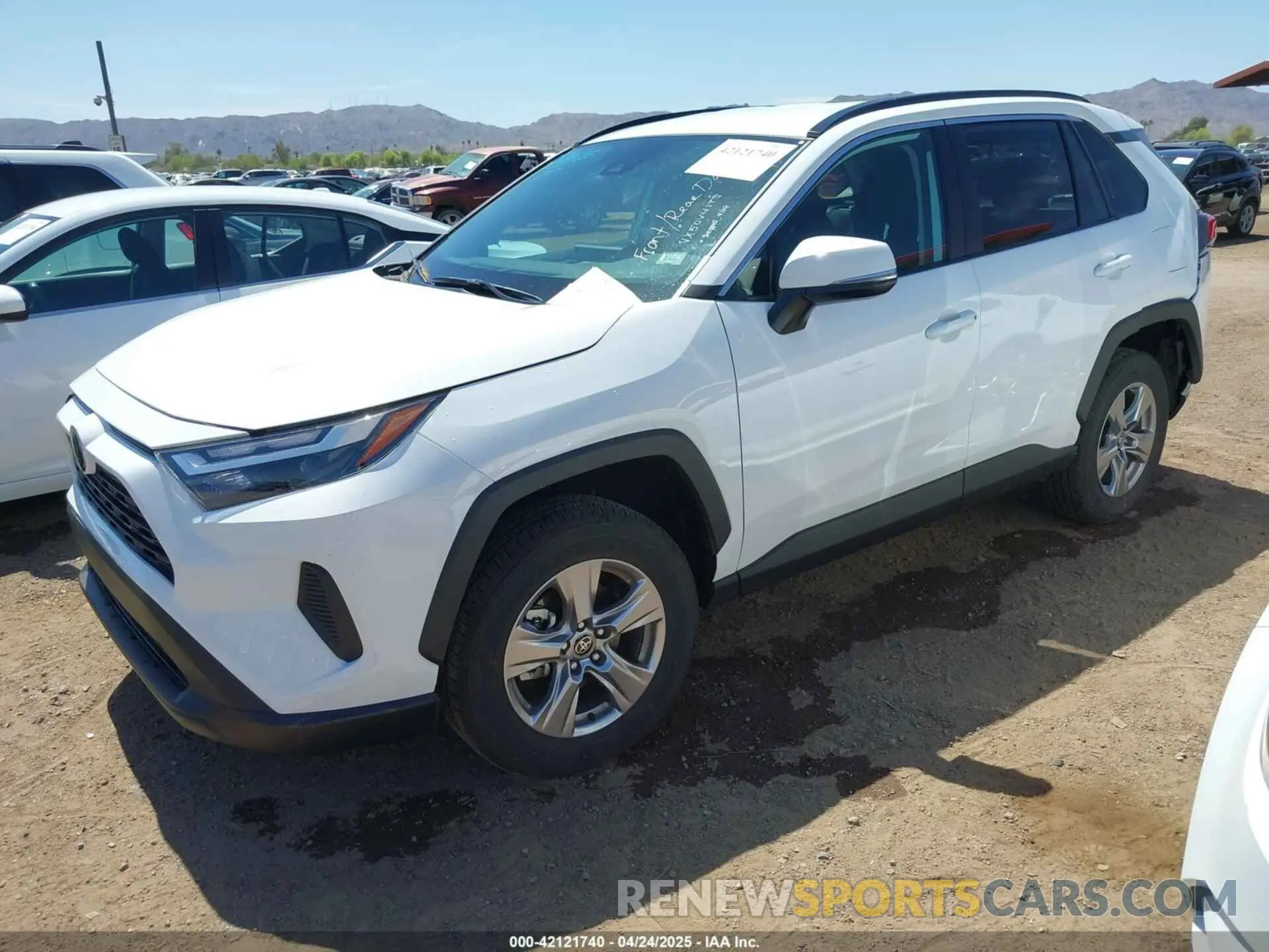 2 fotografías del automóvil dañado 2T3W1RFV8SW374059 TOYOTA RAV4 2025