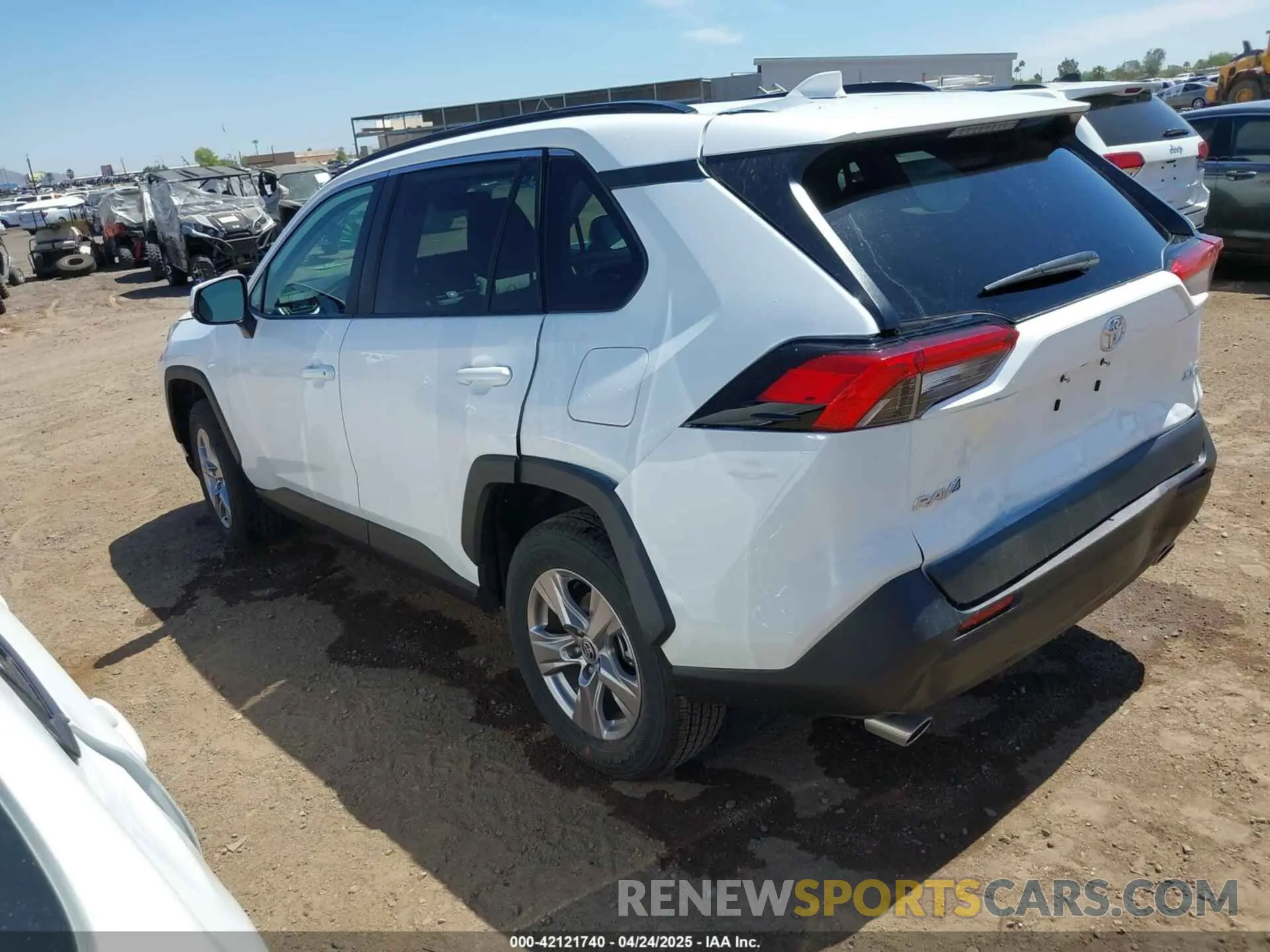 3 fotografías del automóvil dañado 2T3W1RFV8SW374059 TOYOTA RAV4 2025