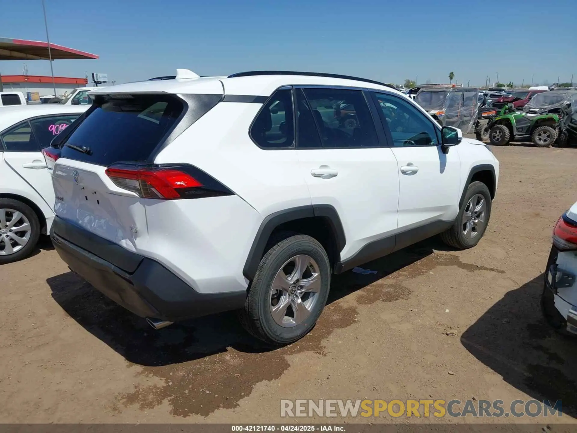 4 fotografías del automóvil dañado 2T3W1RFV8SW374059 TOYOTA RAV4 2025