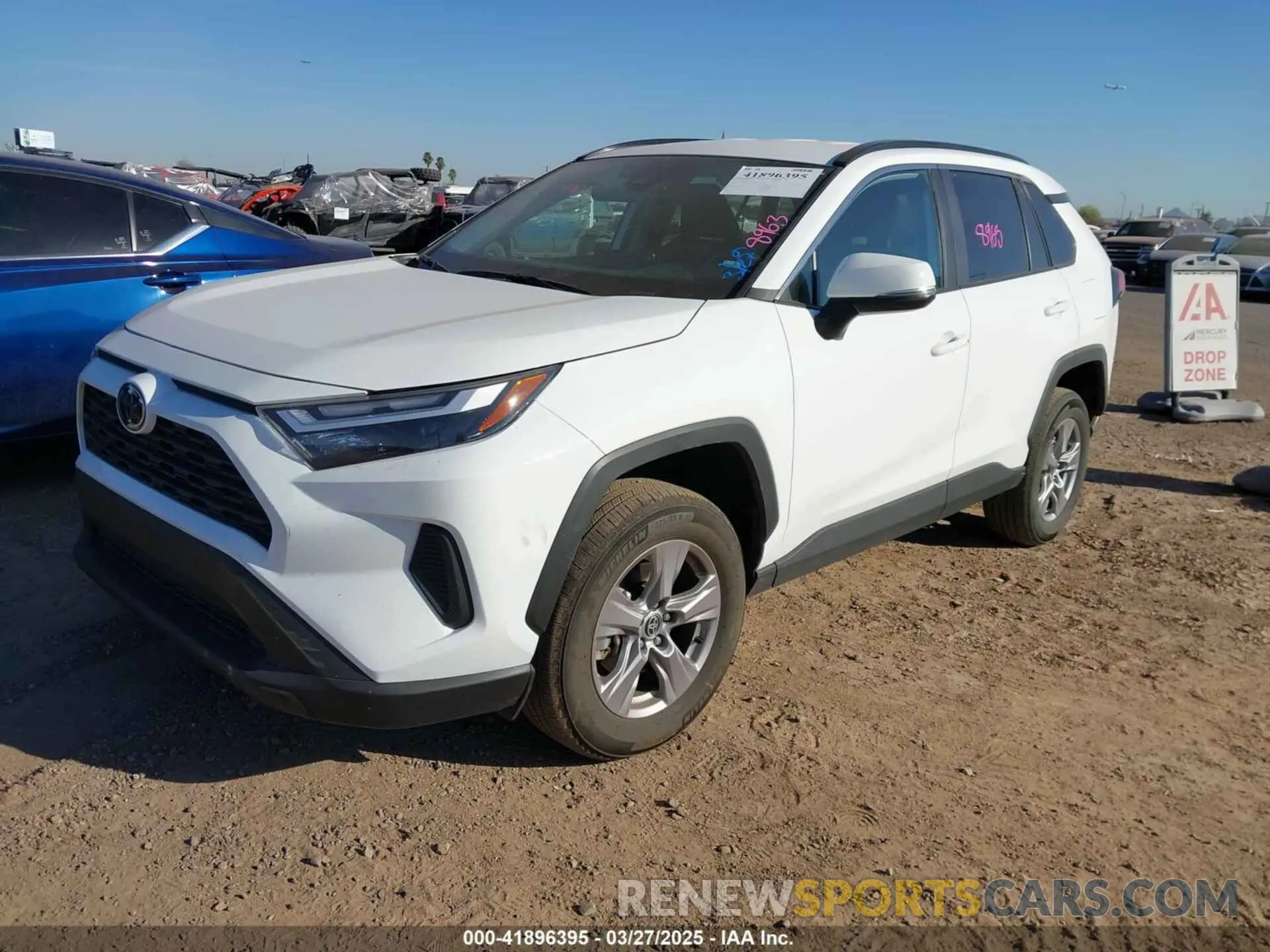 2 fotografías del automóvil dañado 2T3W1RFV9SW366293 TOYOTA RAV4 2025